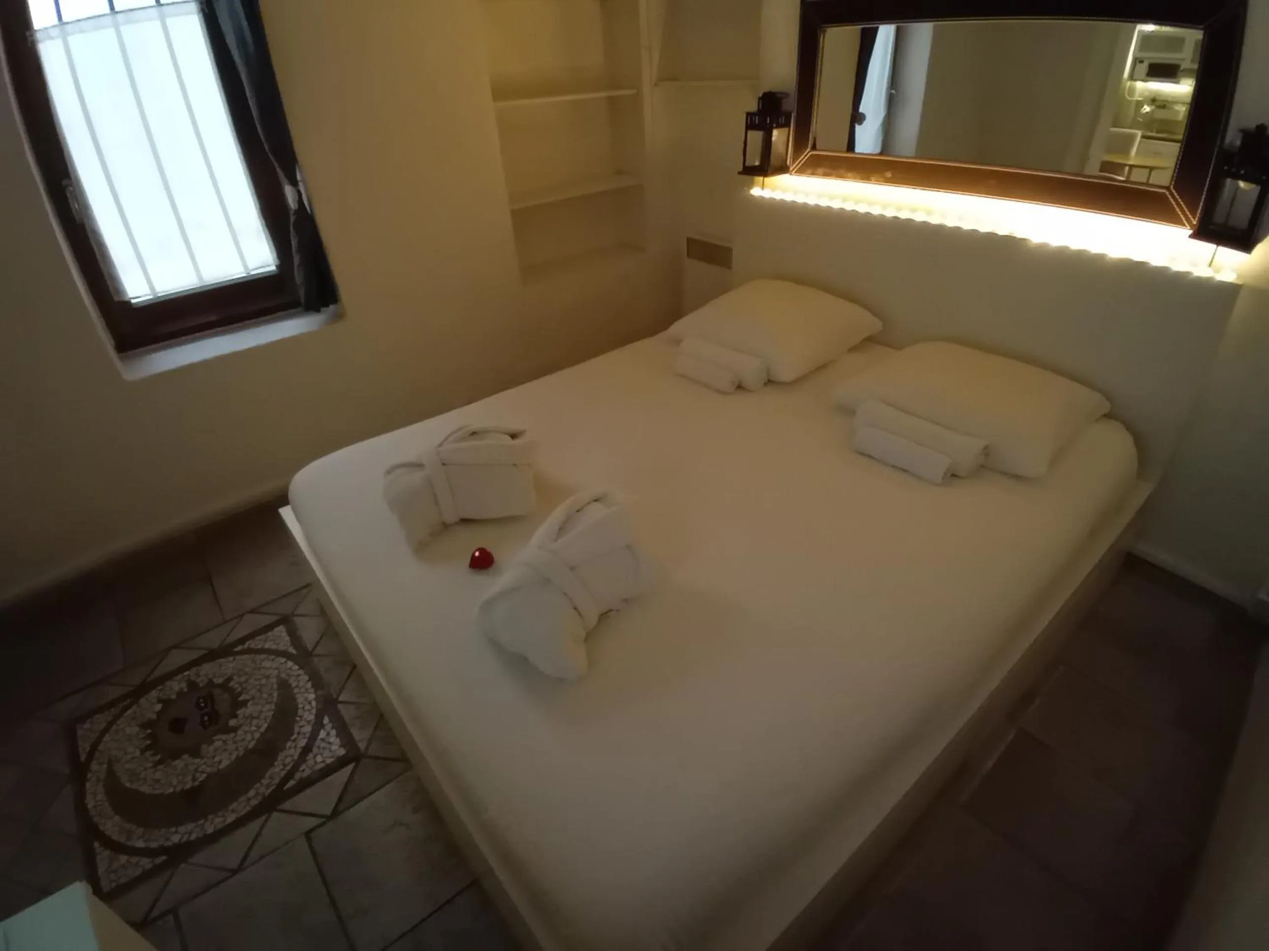 Bed in La Loge Du Vieux Lyon