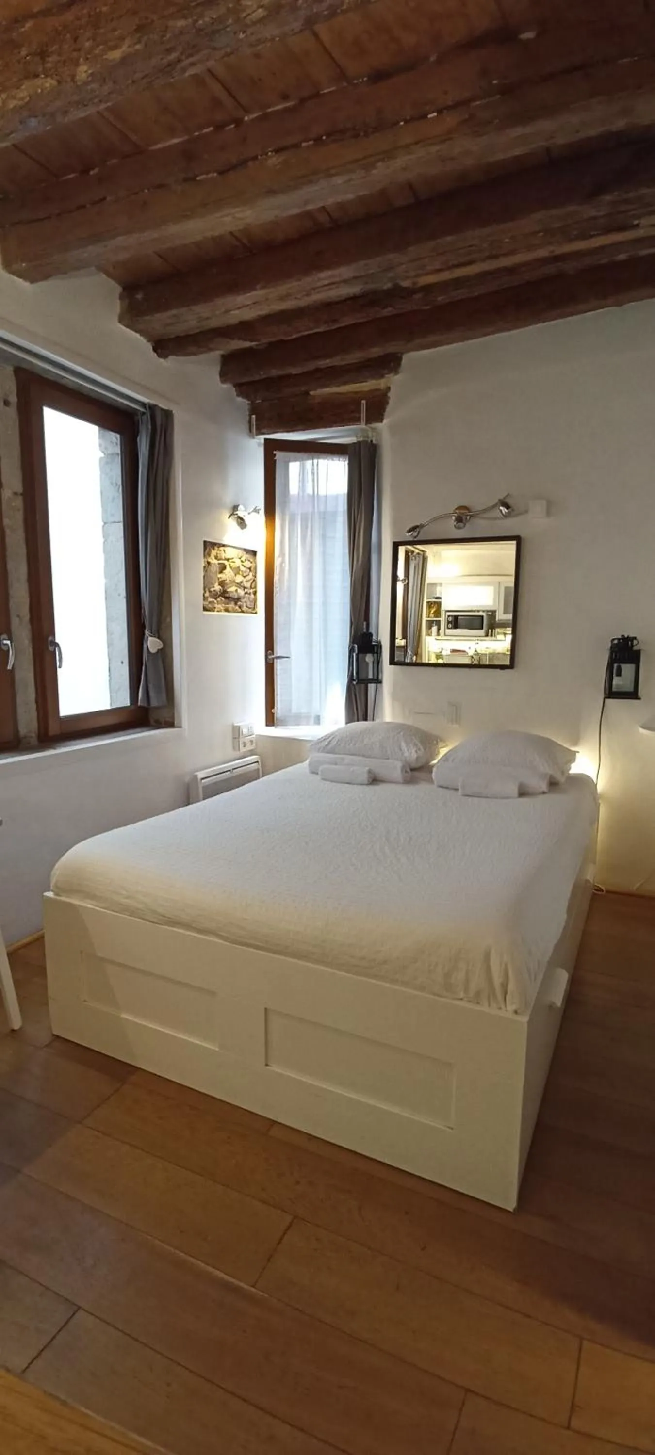 Bed in La Loge Du Vieux Lyon