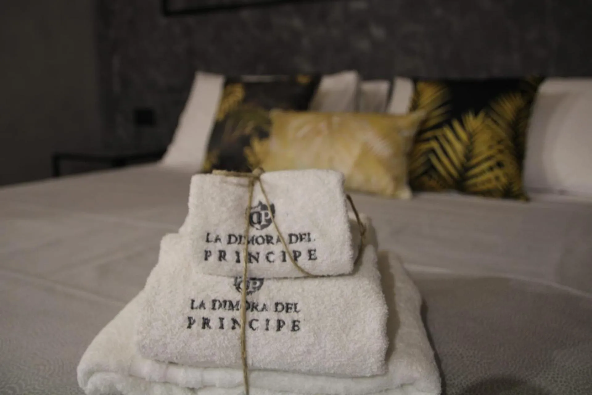 Property logo or sign, Bed in La Dimora del Principe-Piano terra