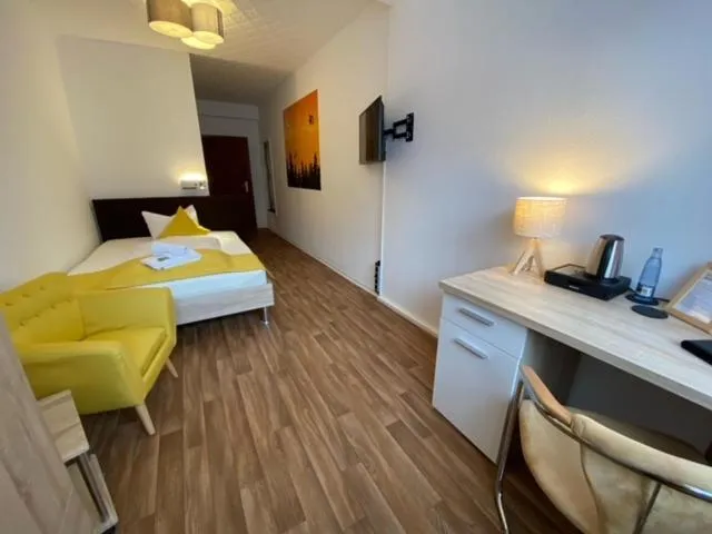 Photo of the whole room, Bed in Hotel Rathaus