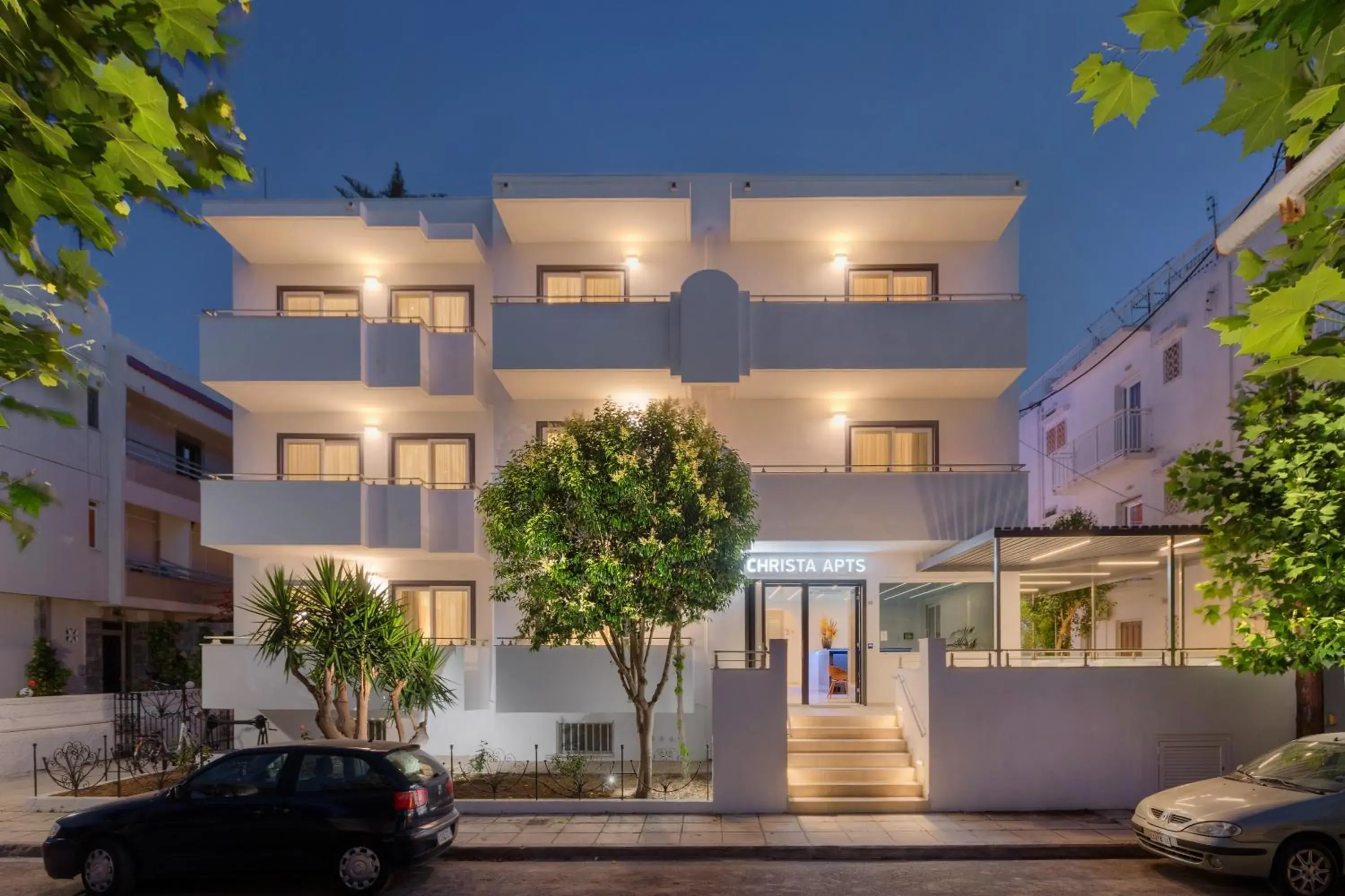 CHRISTA APARTMENTS CHRISTA APARTMENTS