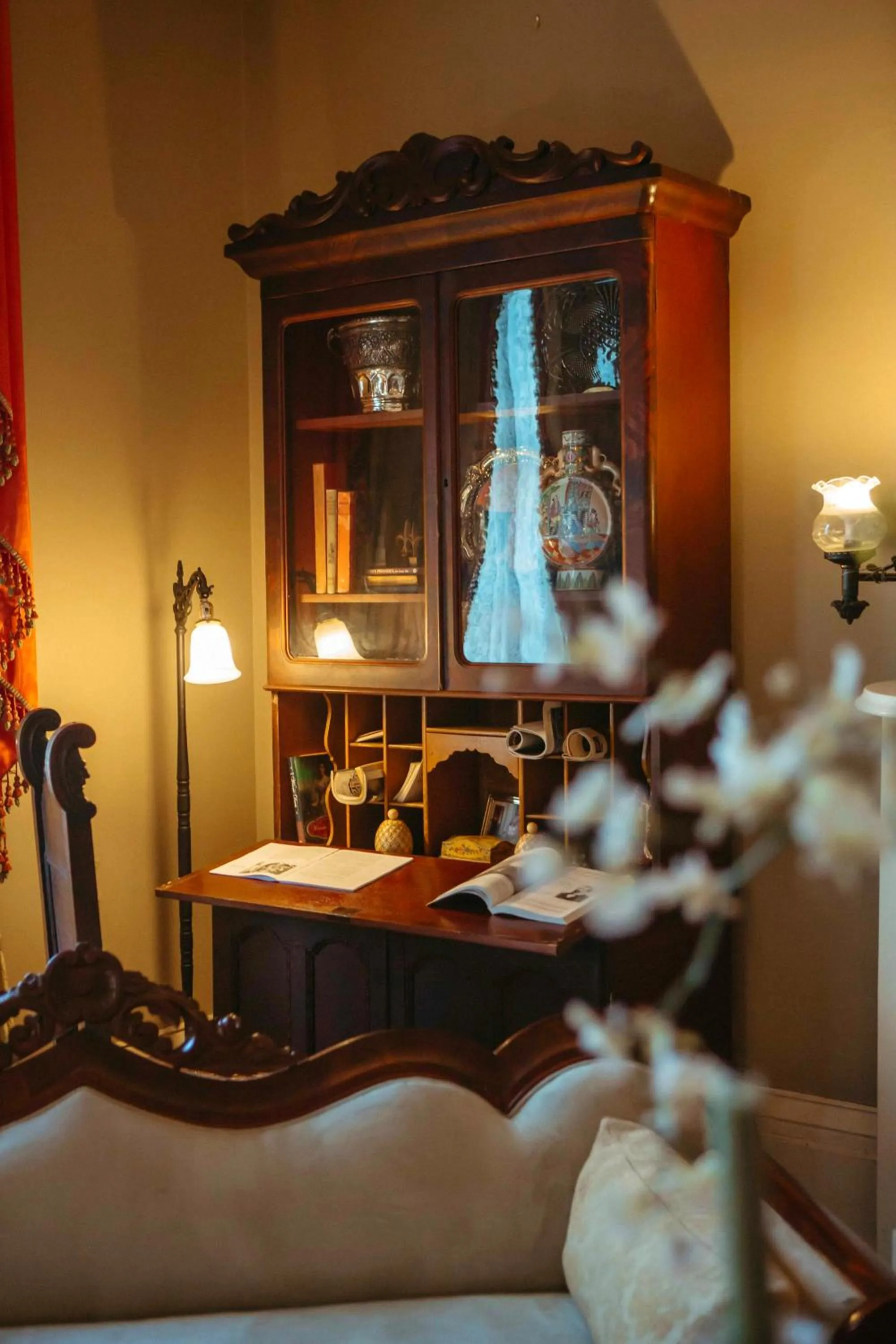 Seating area in Anchuca Historic Mansion & Inn