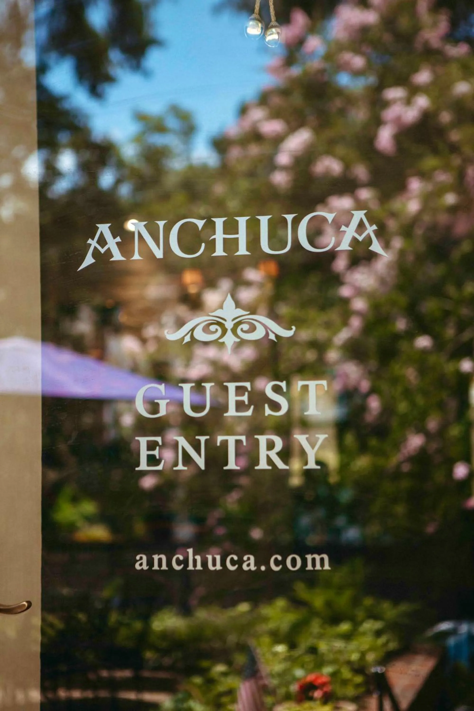 Facade/entrance in Anchuca Historic Mansion & Inn