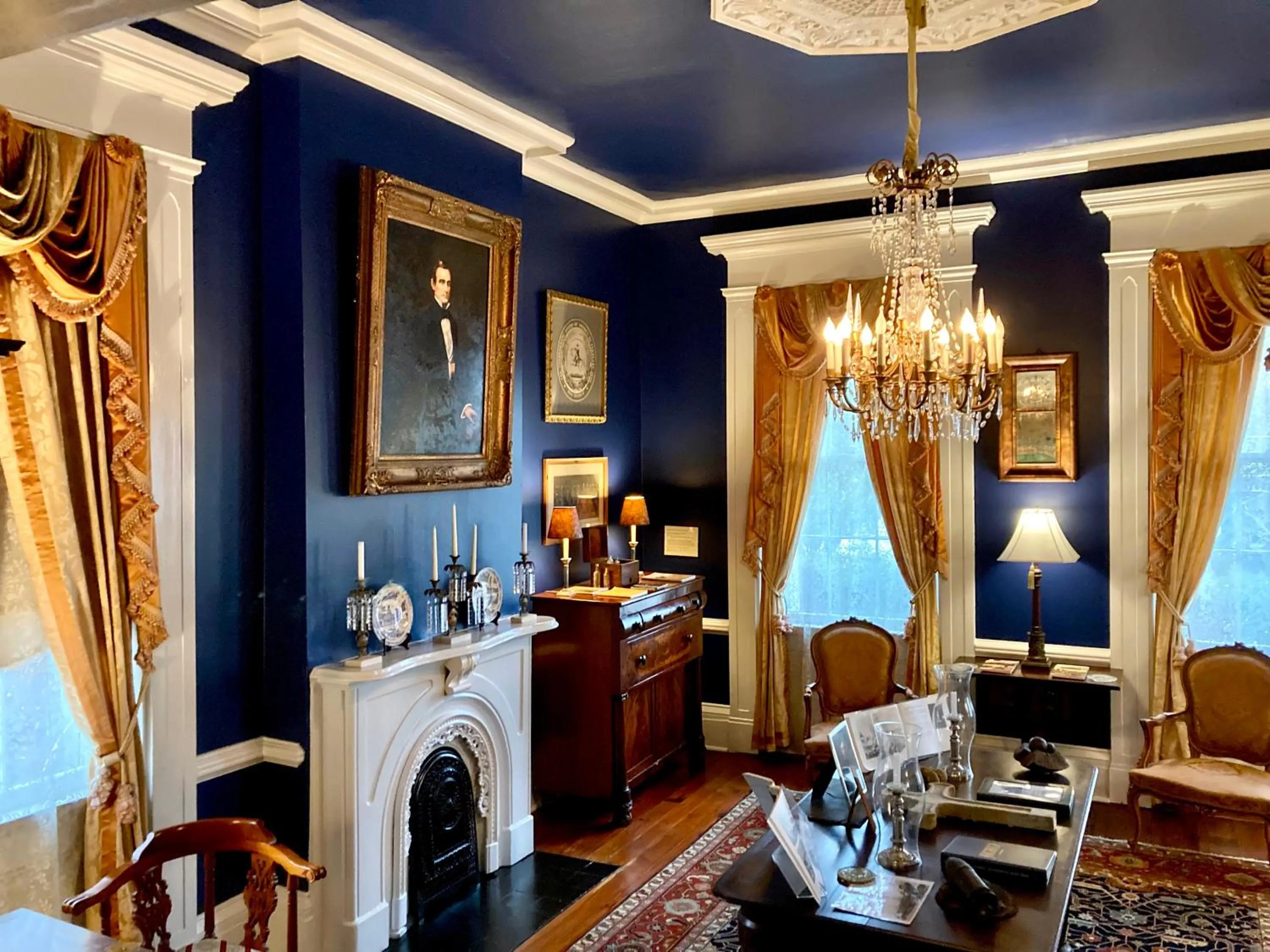 Living room in Anchuca Historic Mansion & Inn