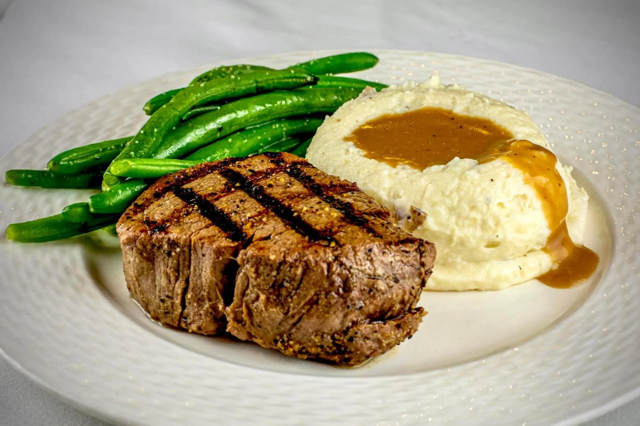 Dinner in Anchuca Historic Mansion & Inn