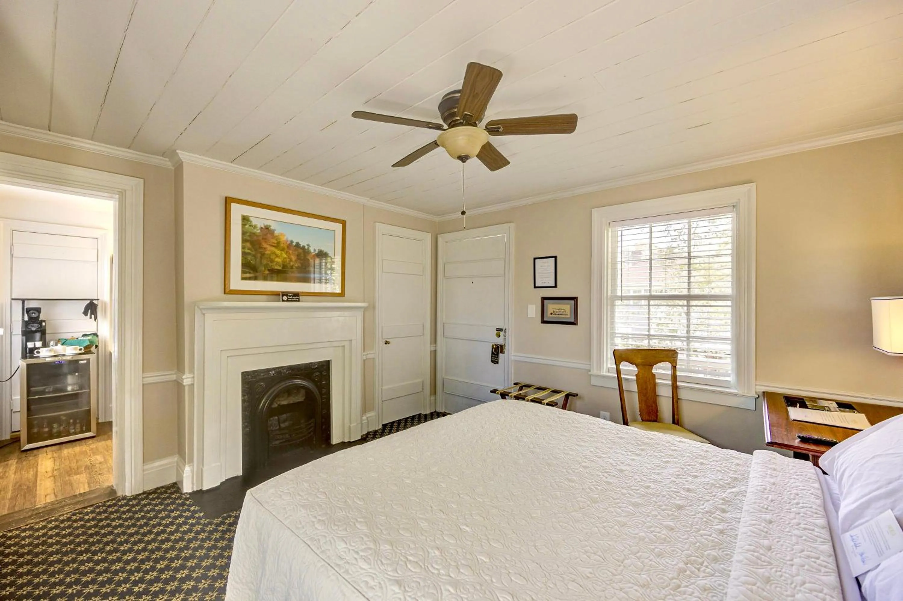 Photo of the whole room, Bed in Anchuca Historic Mansion & Inn
