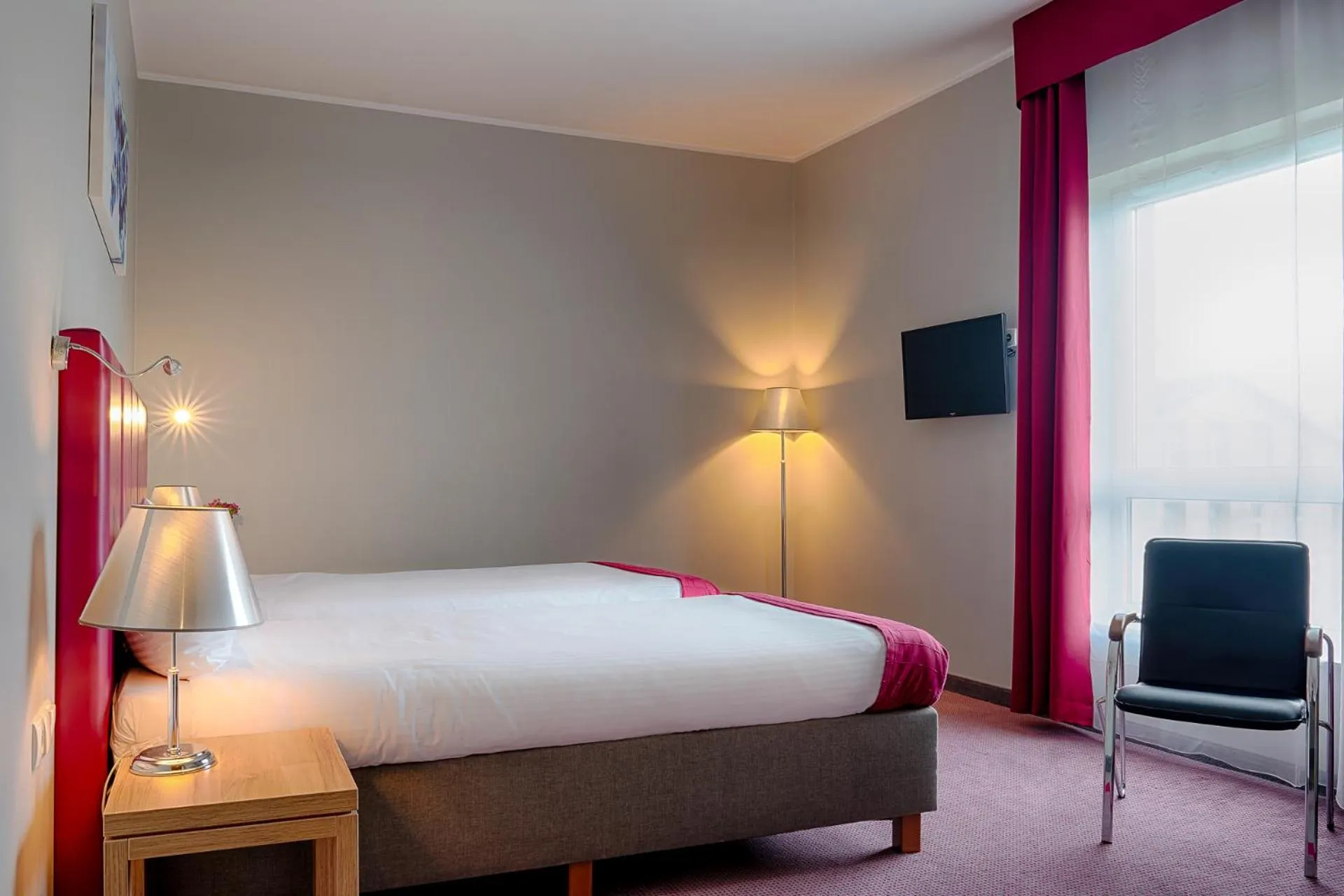 Photo of the whole room, Bed in Focus Hotel Katowice Chorzów