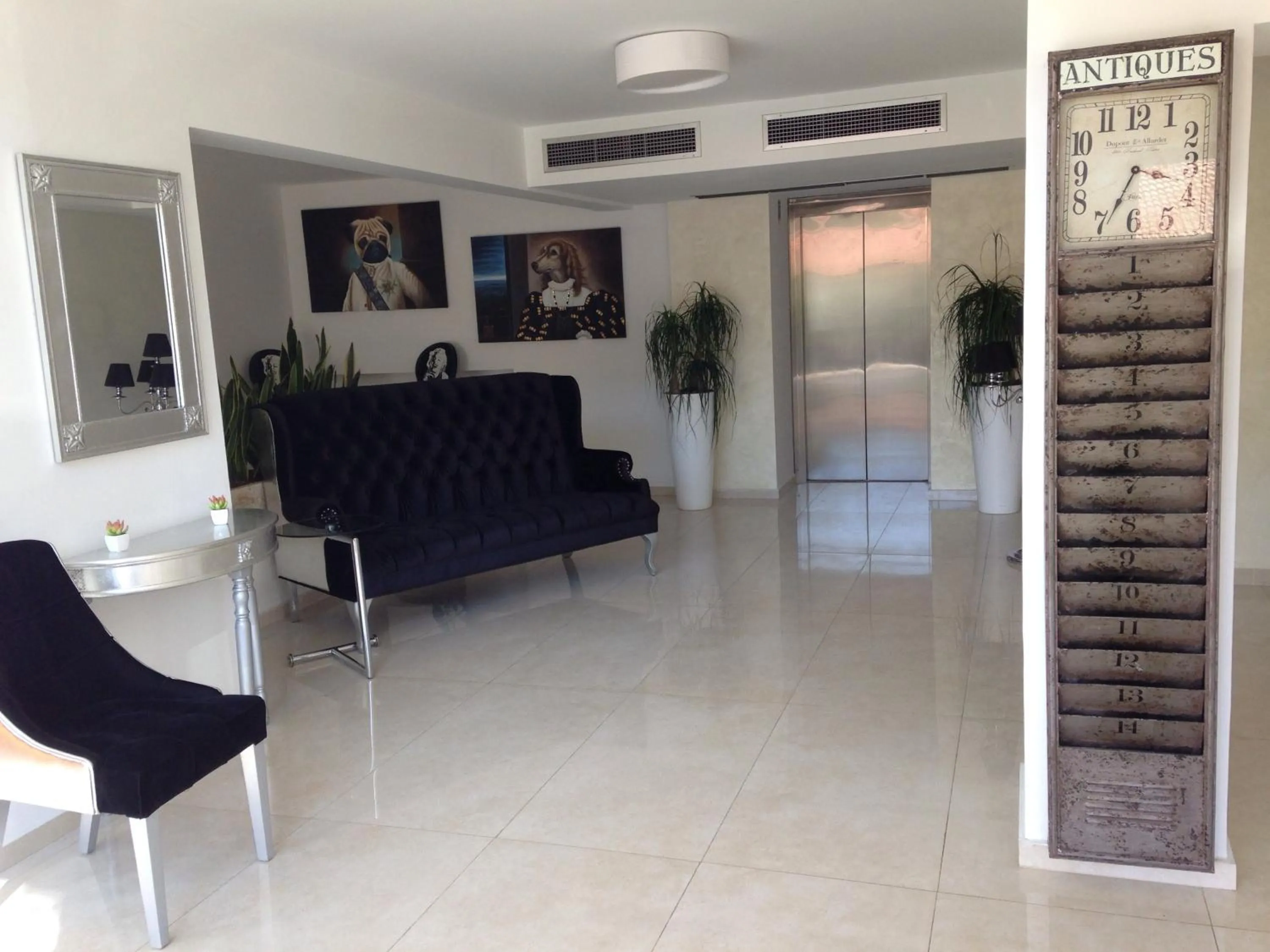 Lobby or reception in Crystal Hotel