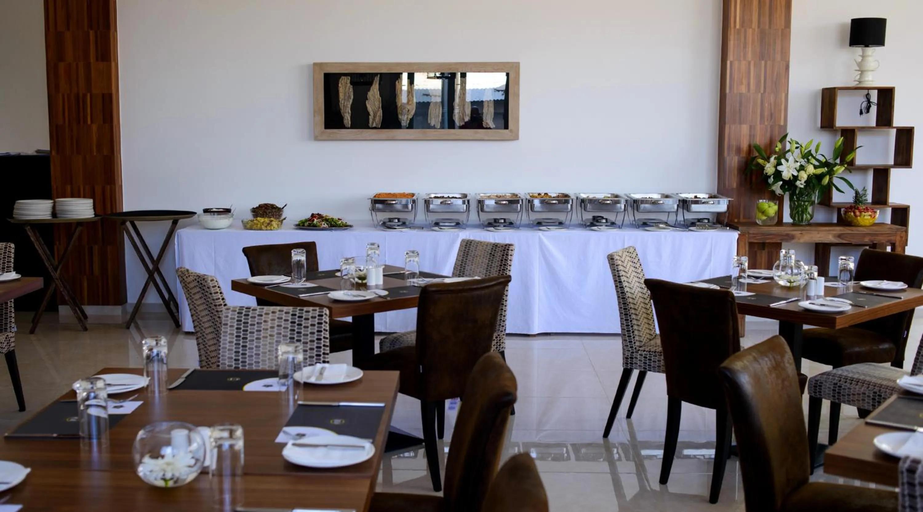 Restaurant/places to eat in Crystal Hotel