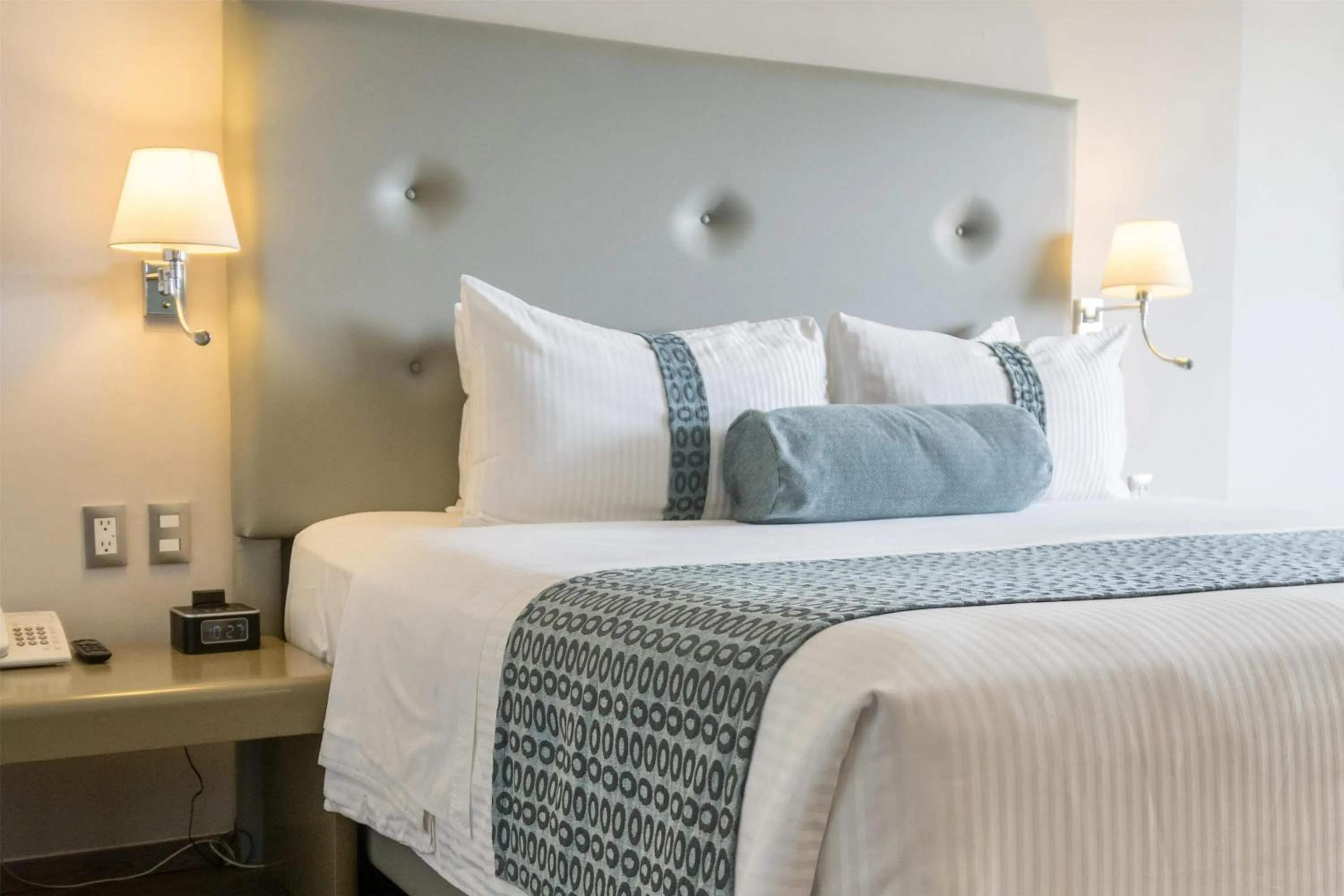 Photo of the whole room, Bed in Grand Cantalagua Hotel Morelia, BW Signature Collection