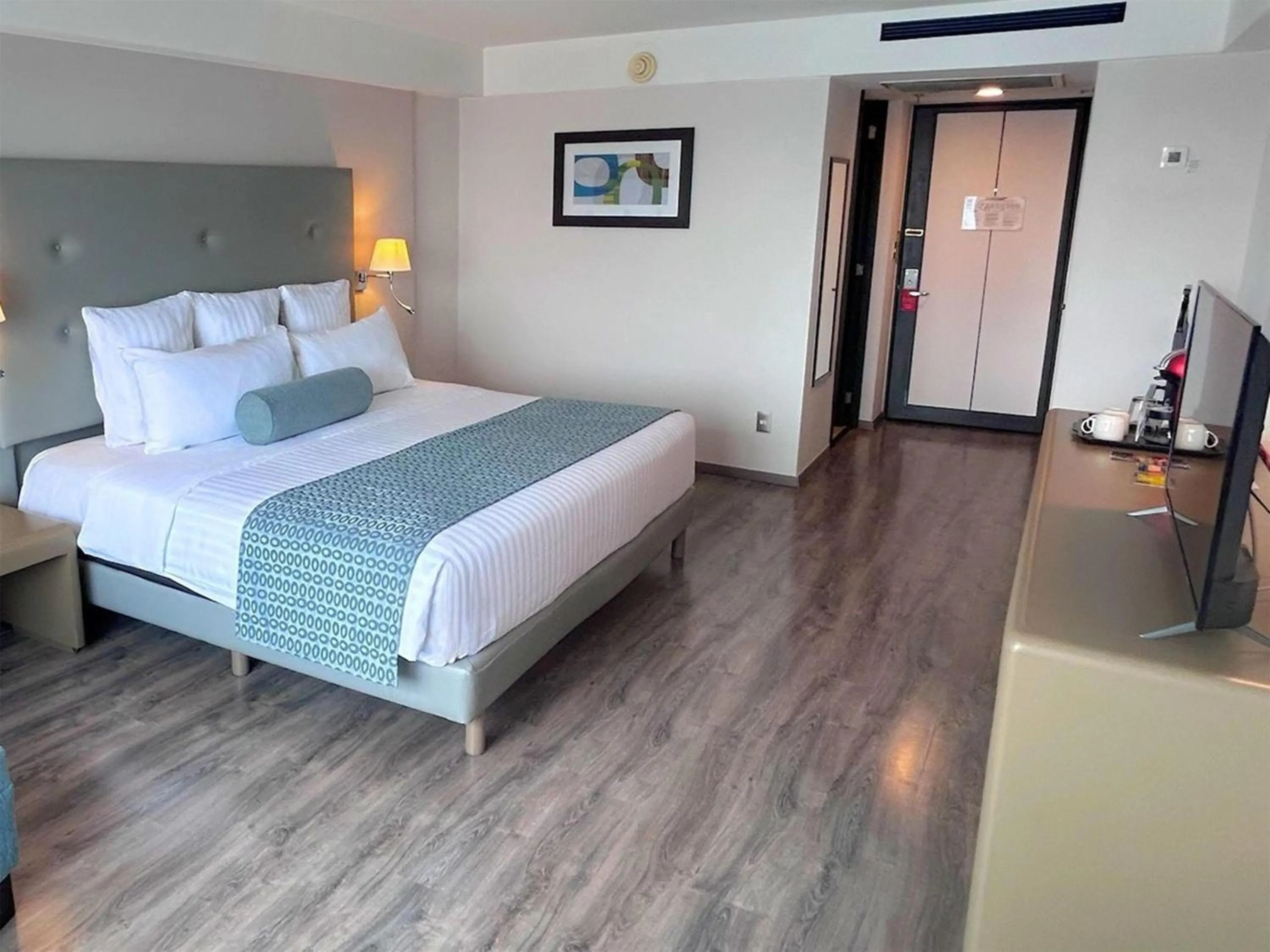 Bedroom, Bed in Grand Cantalagua Hotel Morelia, BW Signature Collection