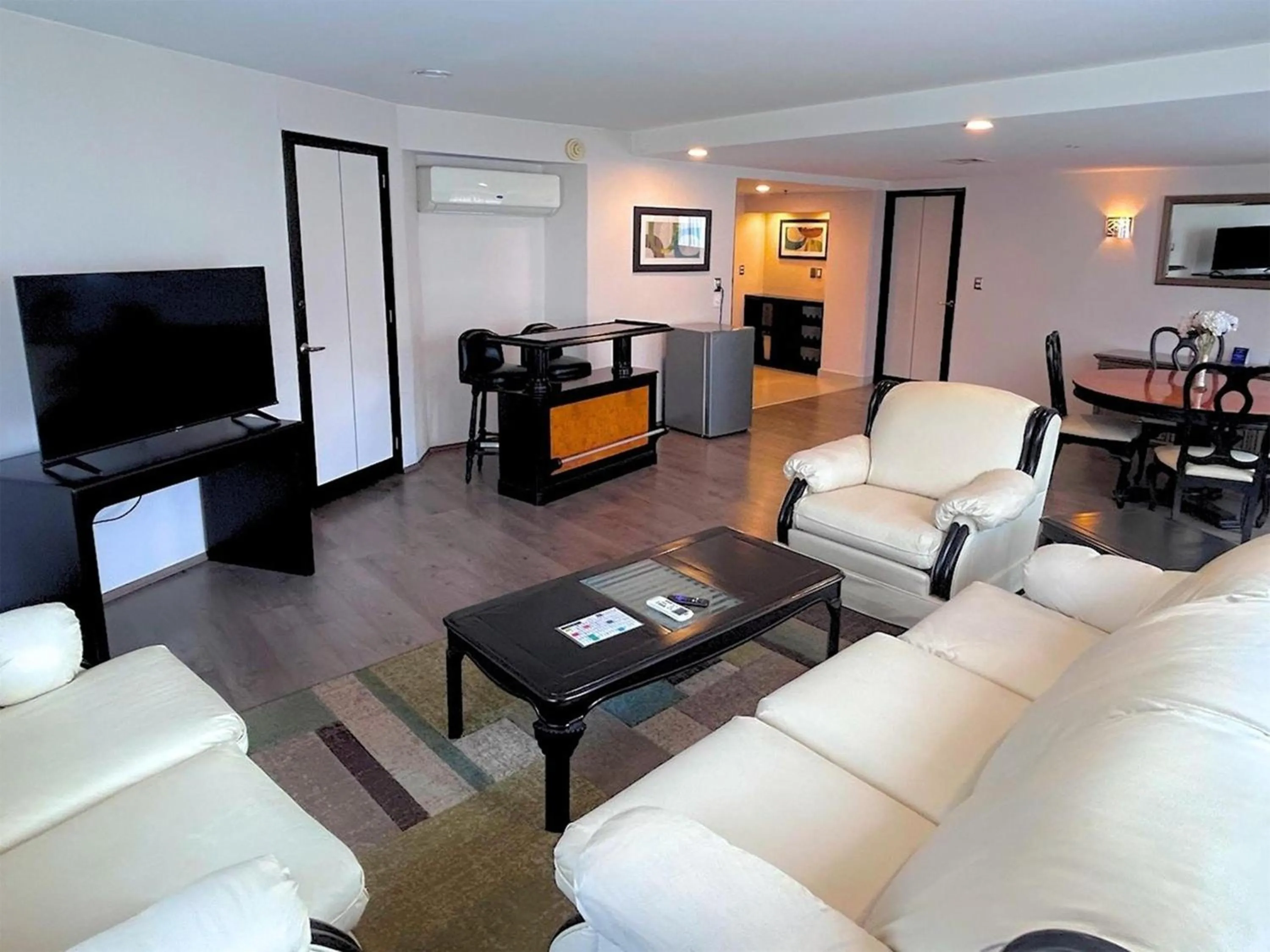 Photo of the whole room in Grand Cantalagua Hotel Morelia, BW Signature Collection