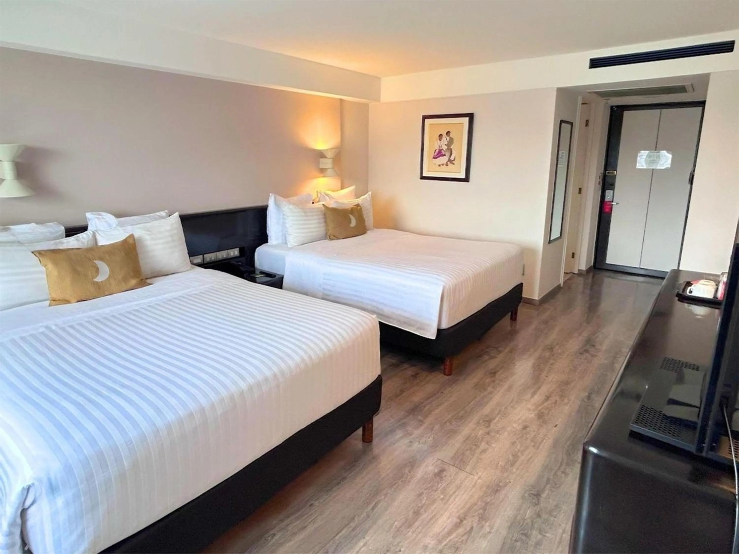 Bedroom, Bed in Grand Cantalagua Hotel Morelia, BW Signature Collection