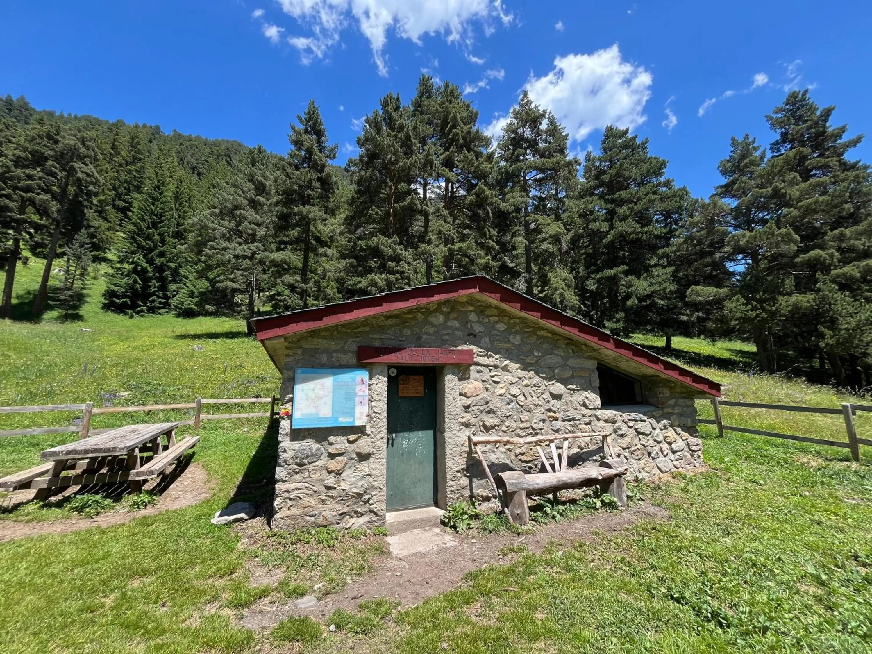 Hiking in Résidence Les Esplaneilles