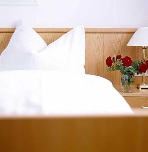 Decorative detail, Bed in Hotel Garni Altes Gasthaus Greve