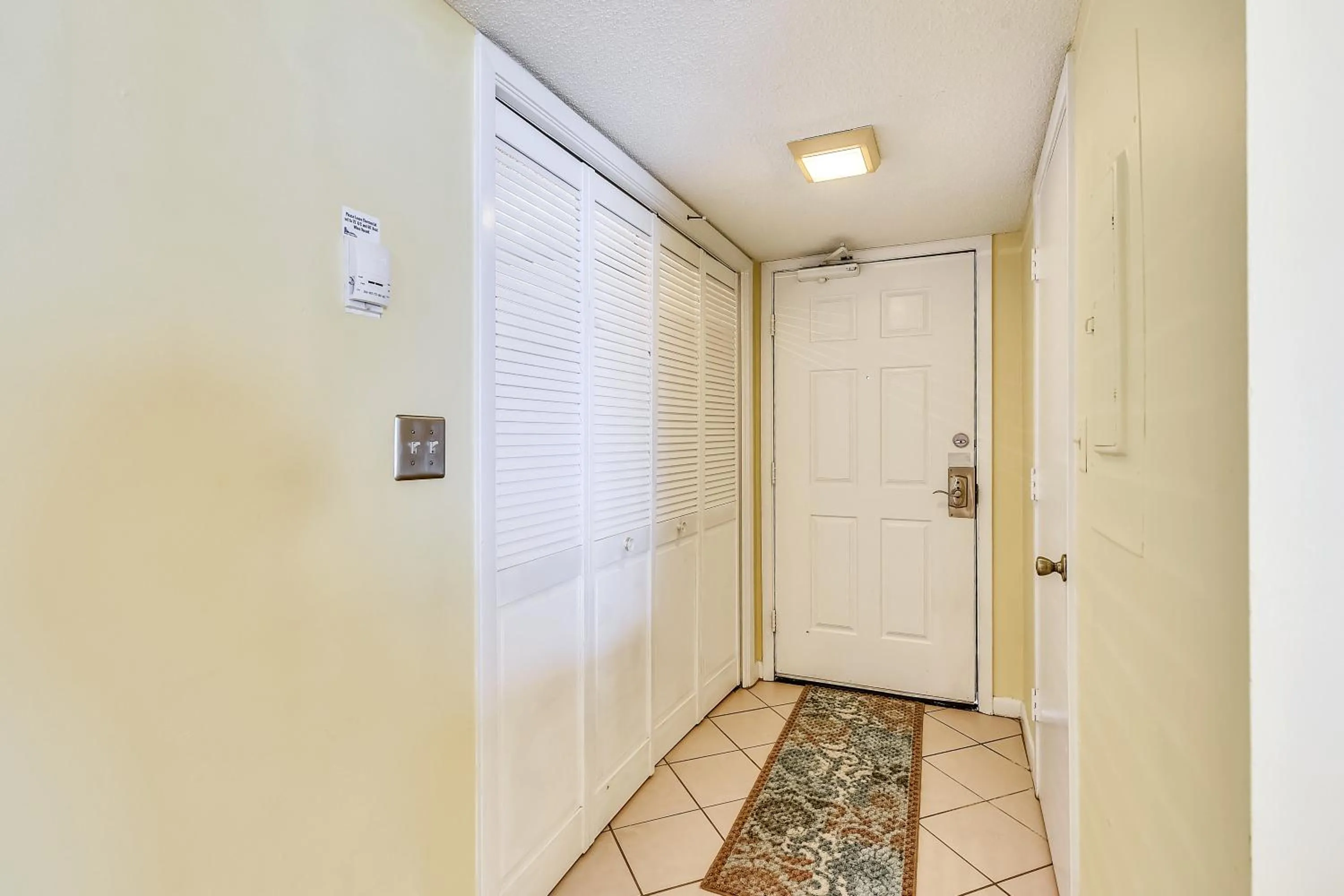 Summerhouse 710B by Book That Condo