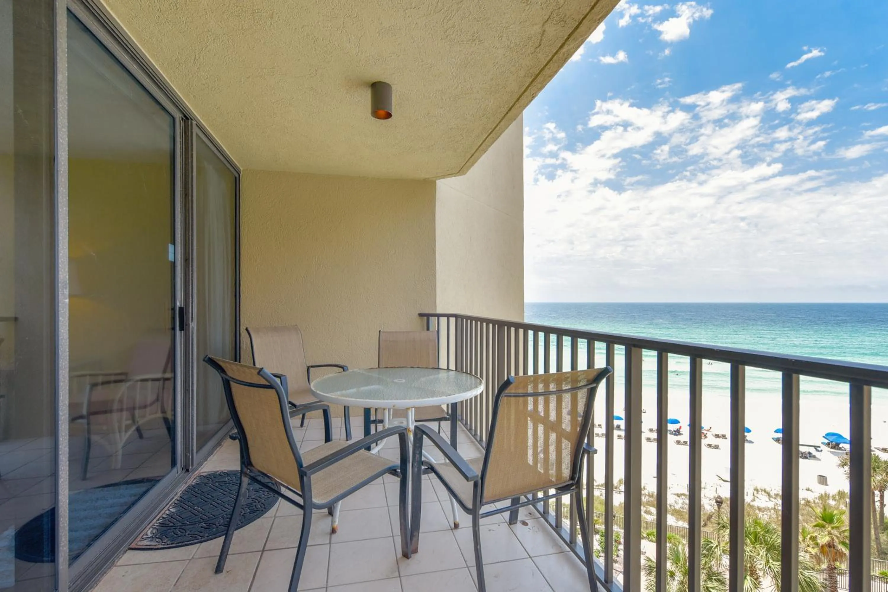 Summerhouse 710B by Book That Condo