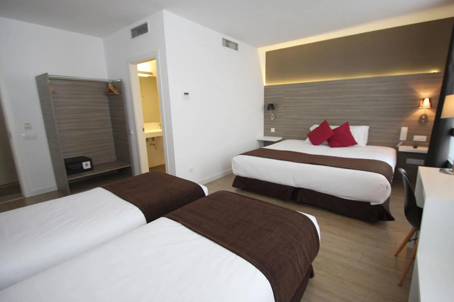 Bed in Hotel BESTPRICE Diagonal
