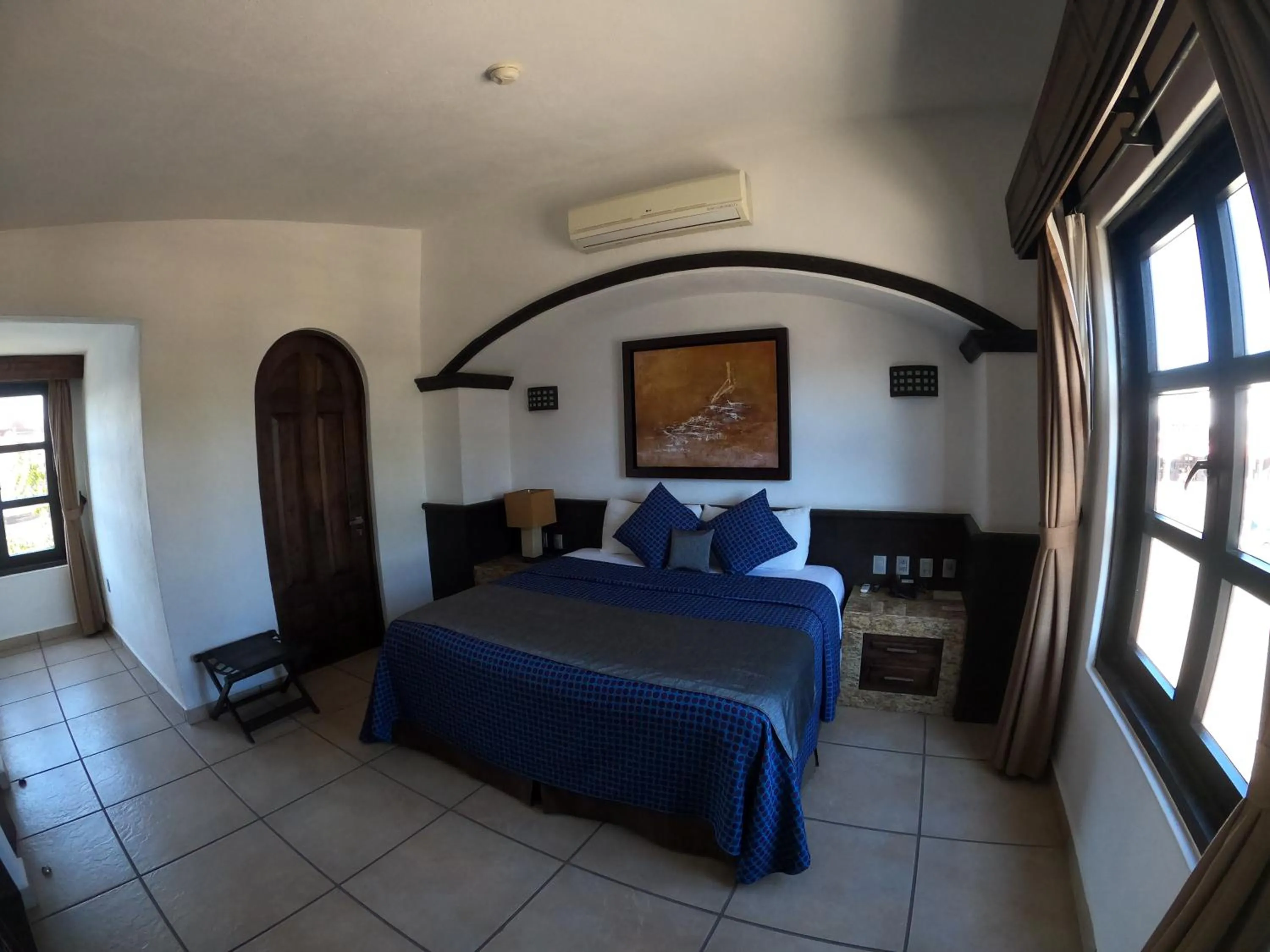 Photo of the whole room, Bed in The Latit Hotel Querétaro
