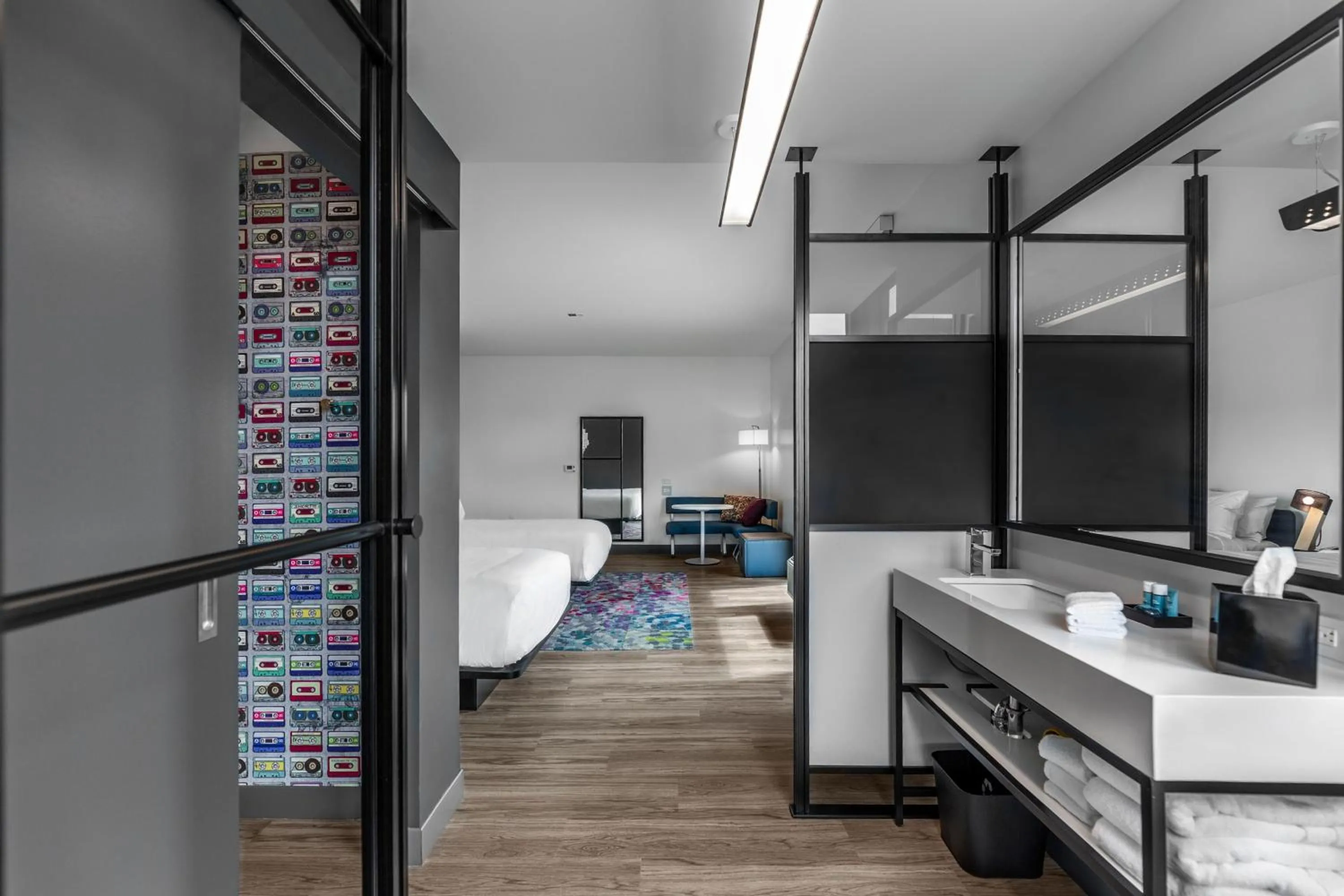 Bathroom, Bed in Aloft Columbus Easton