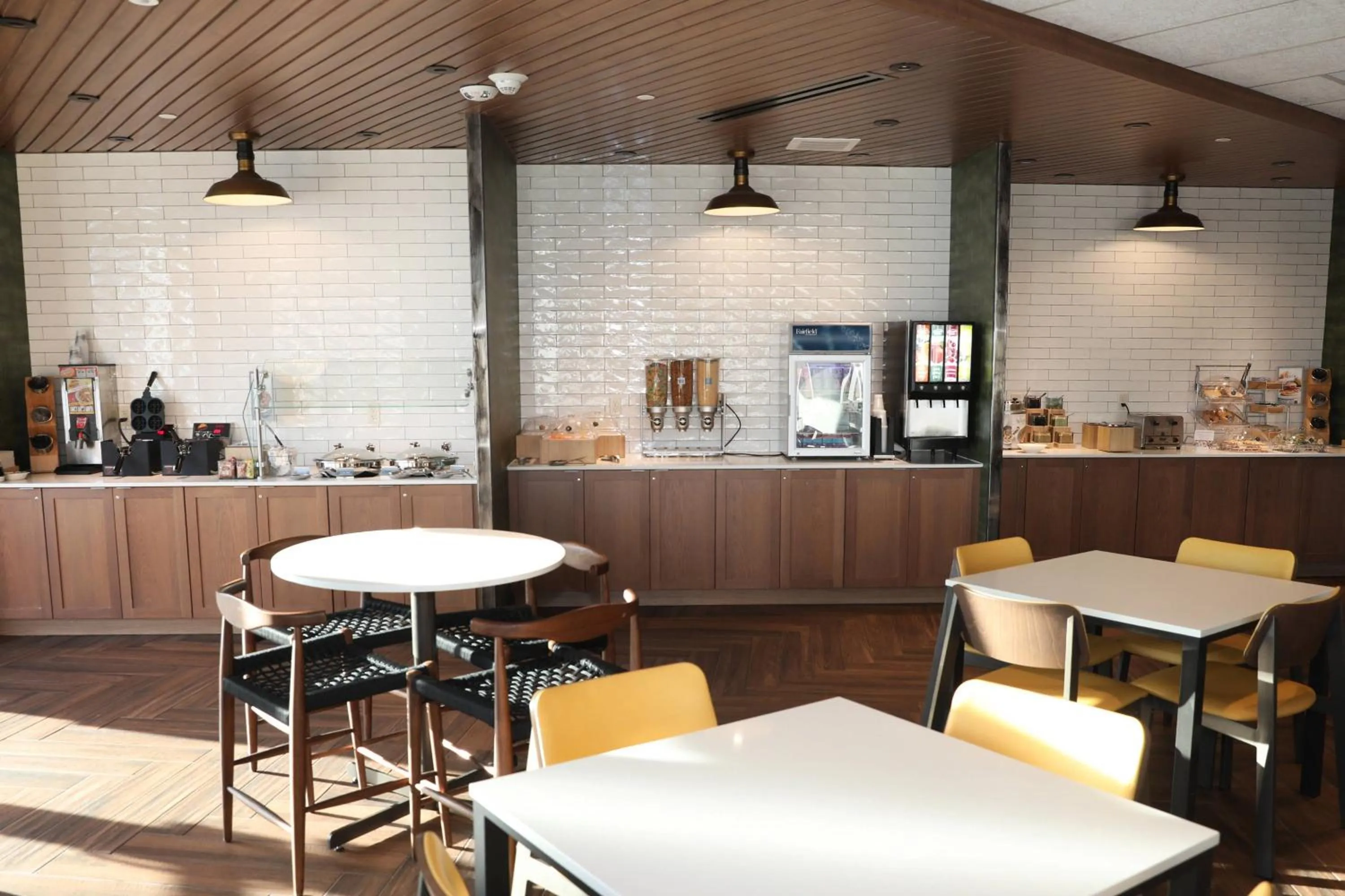 Breakfast in Fairfield Inn & Suites Marquette