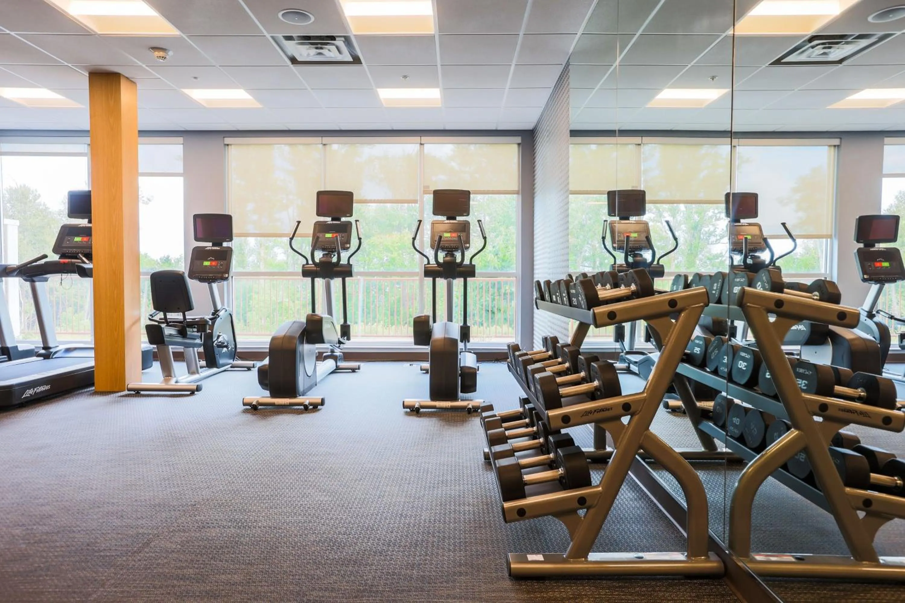 Fitness centre/facilities in Fairfield Inn & Suites Marquette