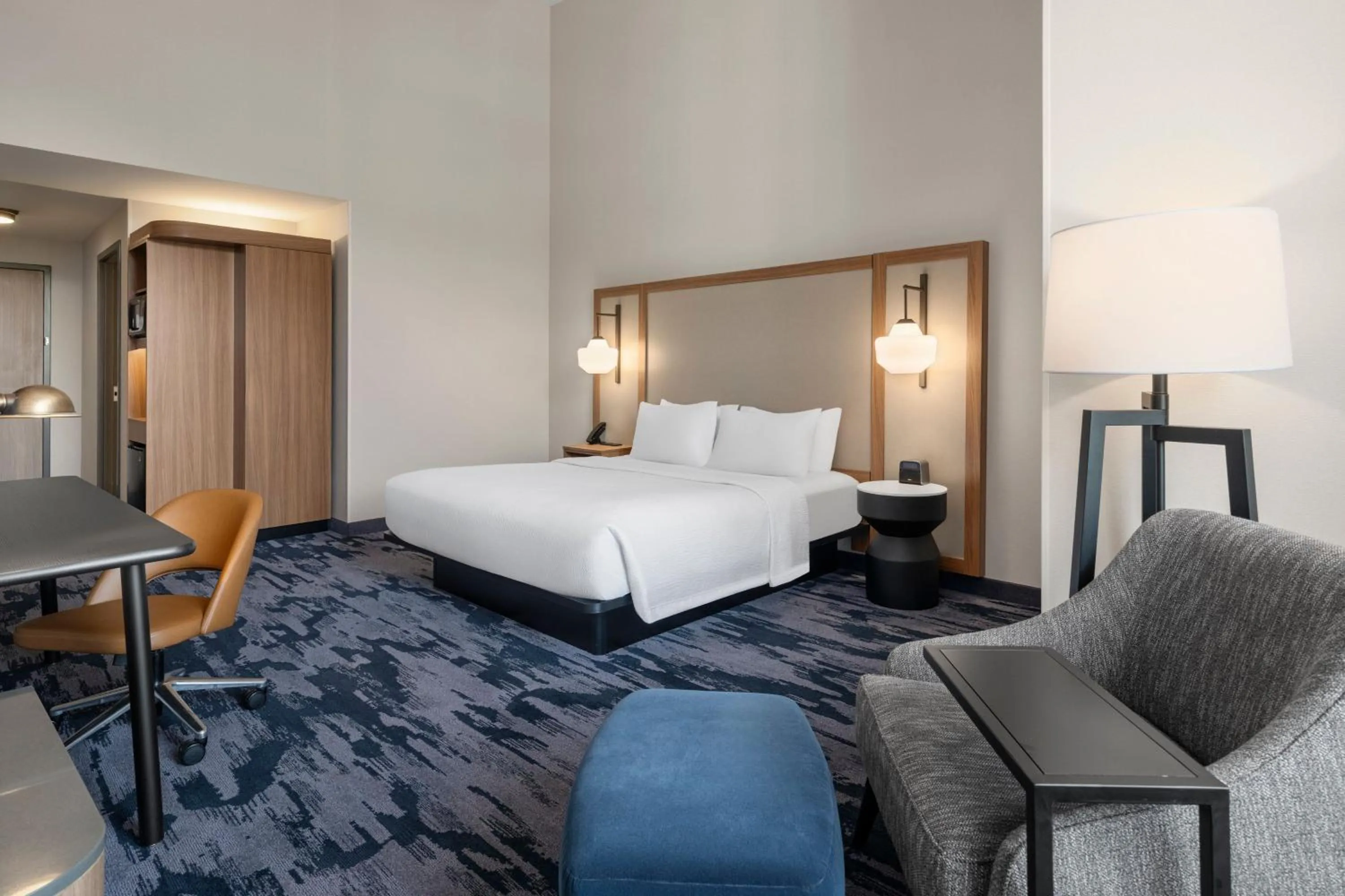 Photo of the whole room, Bed in Fairfield Inn & Suites Madison Historic Eagle Cotton Mill