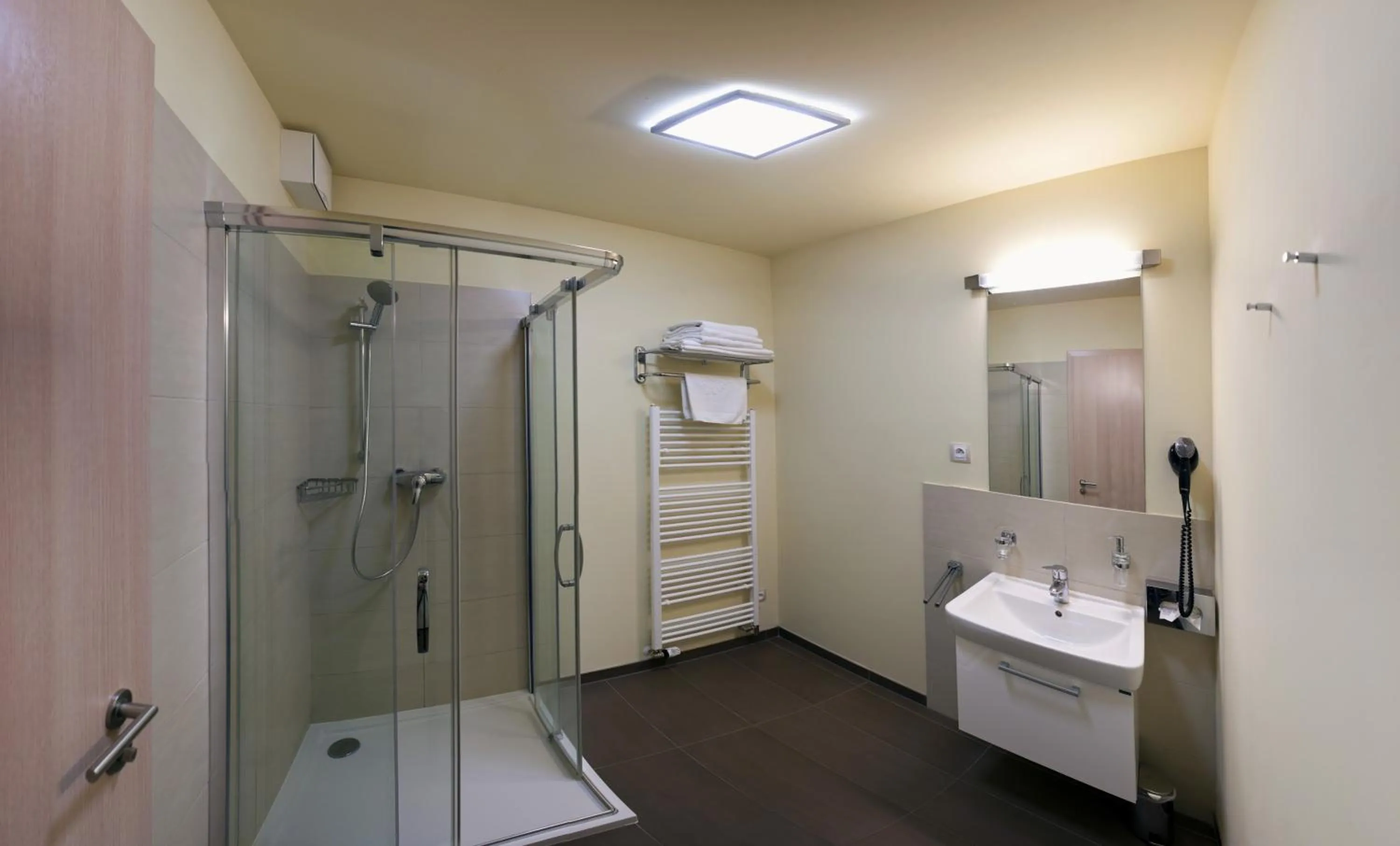 Shower in Hotel Monínec