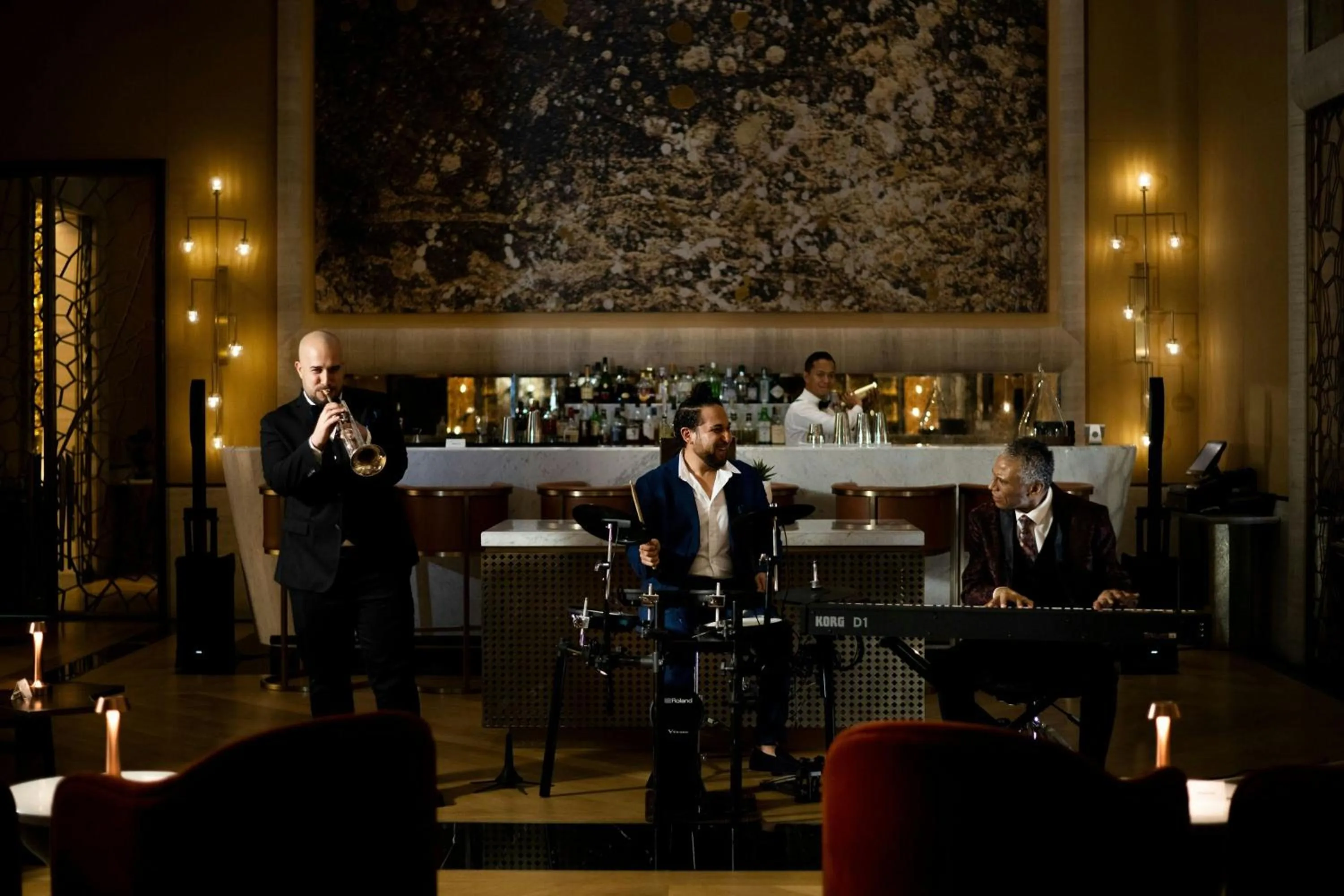 Lounge or bar in The St. Regis Dubai, The Palm