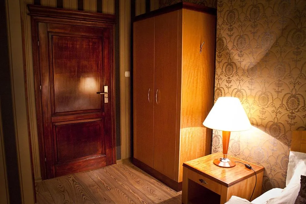 Photo of the whole room in Hotel MCM Plus