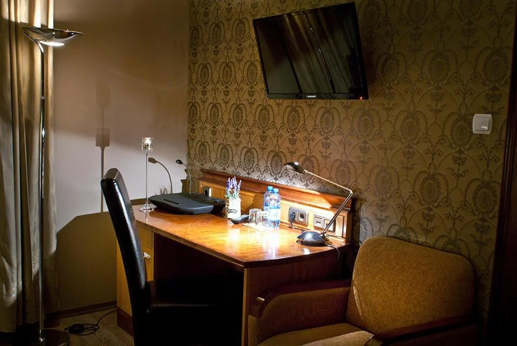 Photo of the whole room in Hotel MCM Plus