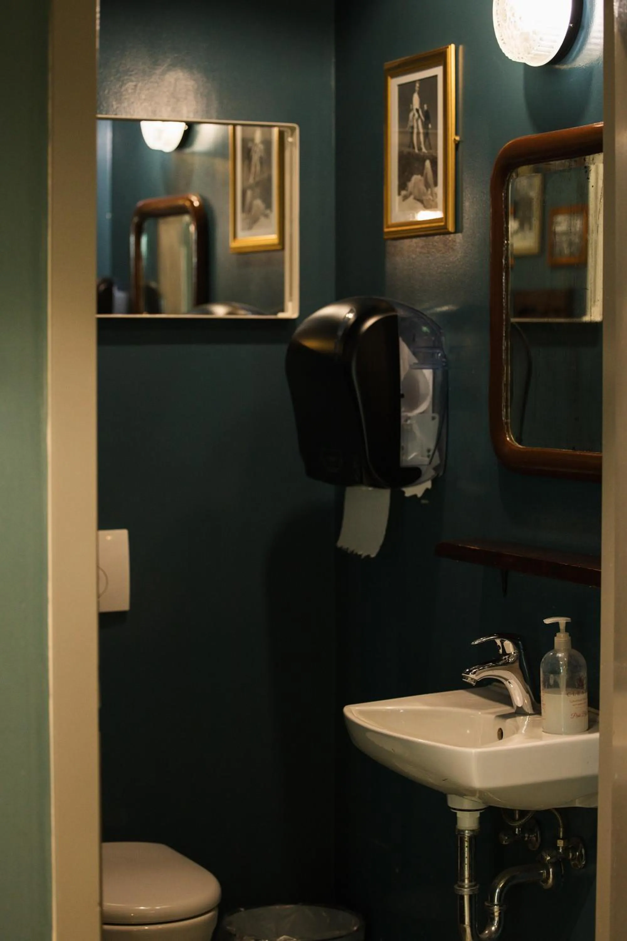 Bathroom in KEX Hostel and Hotel