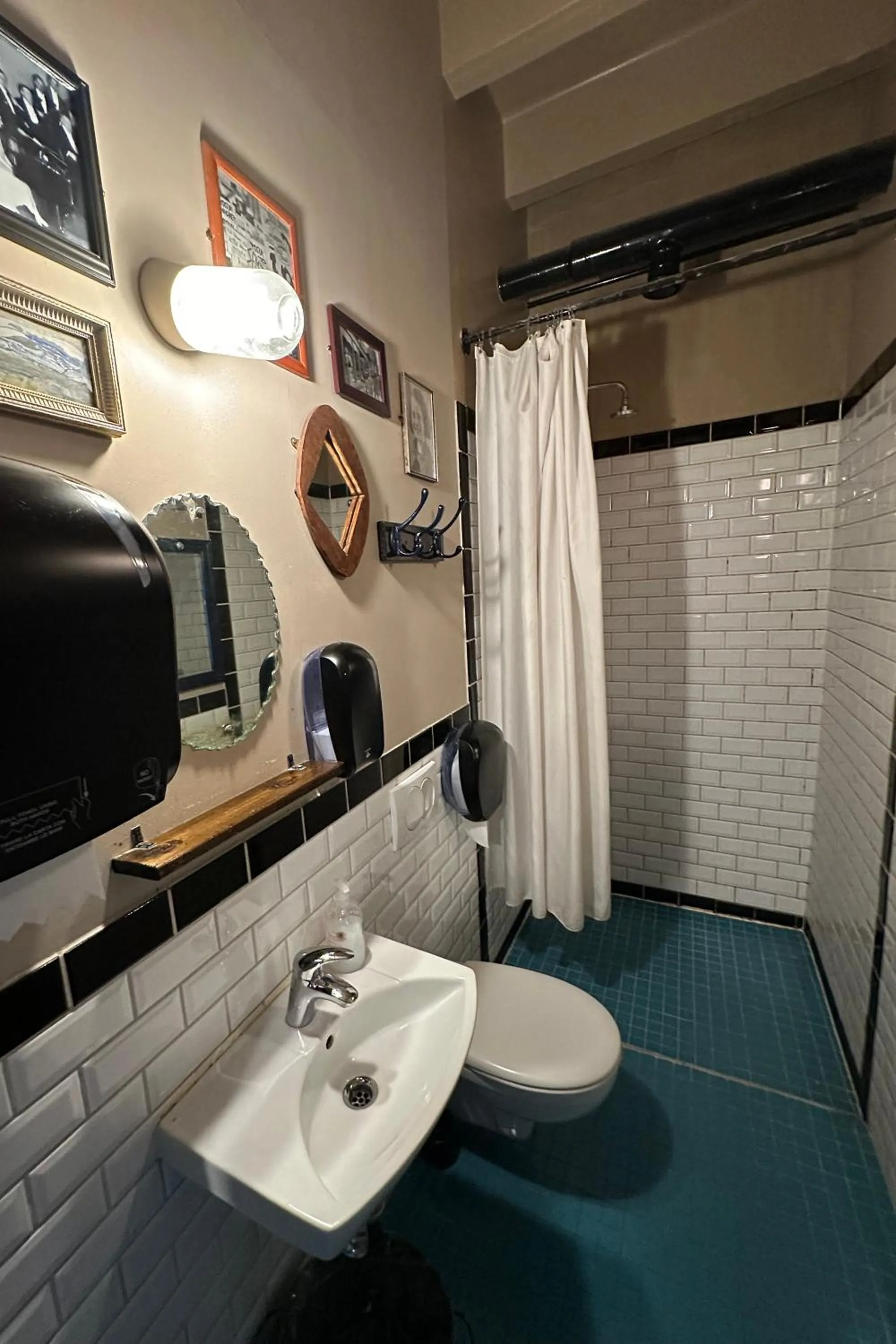 Bathroom in KEX Hostel and Hotel