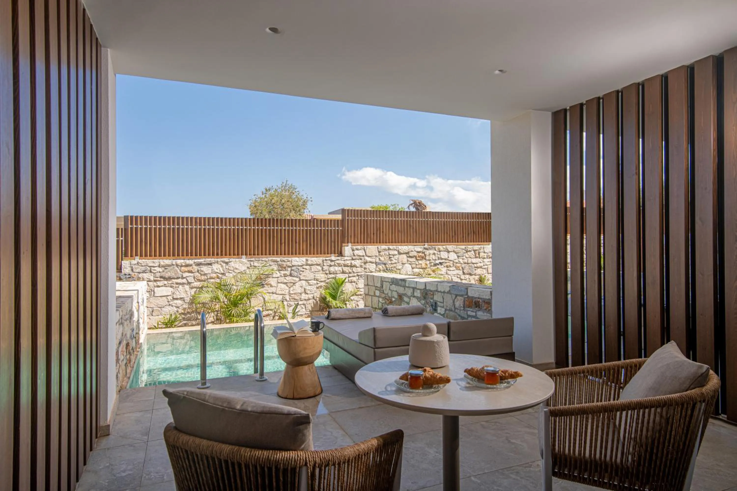 Swimming pool in Elèa Concept Hotel & Suites