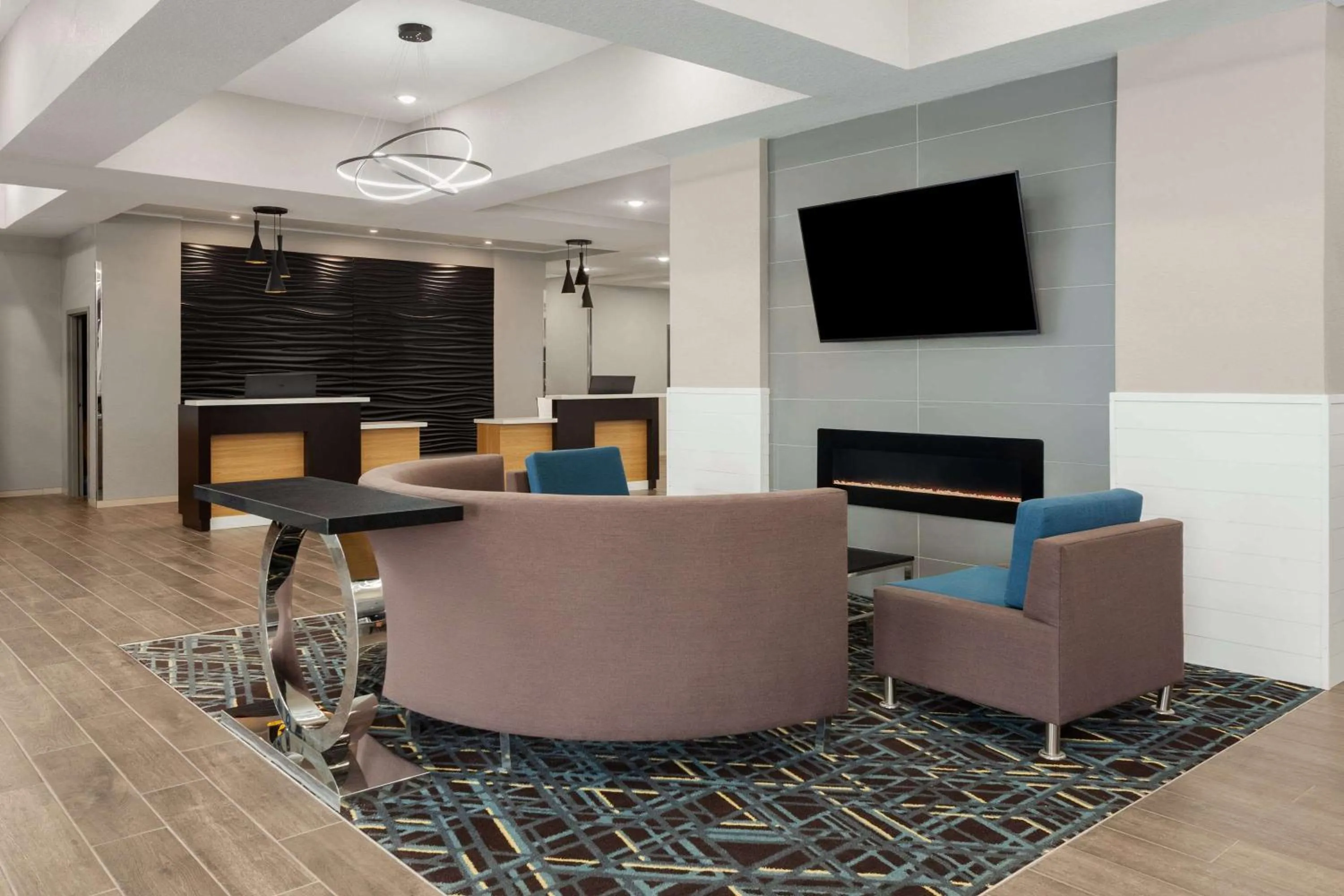 Lobby or reception in La Quinta Inn & Suites by Wyndham Coralville Iowa City