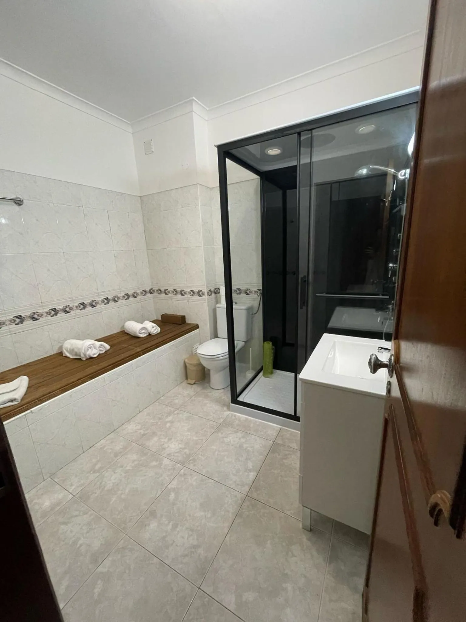 Bathroom in cantinho do mar