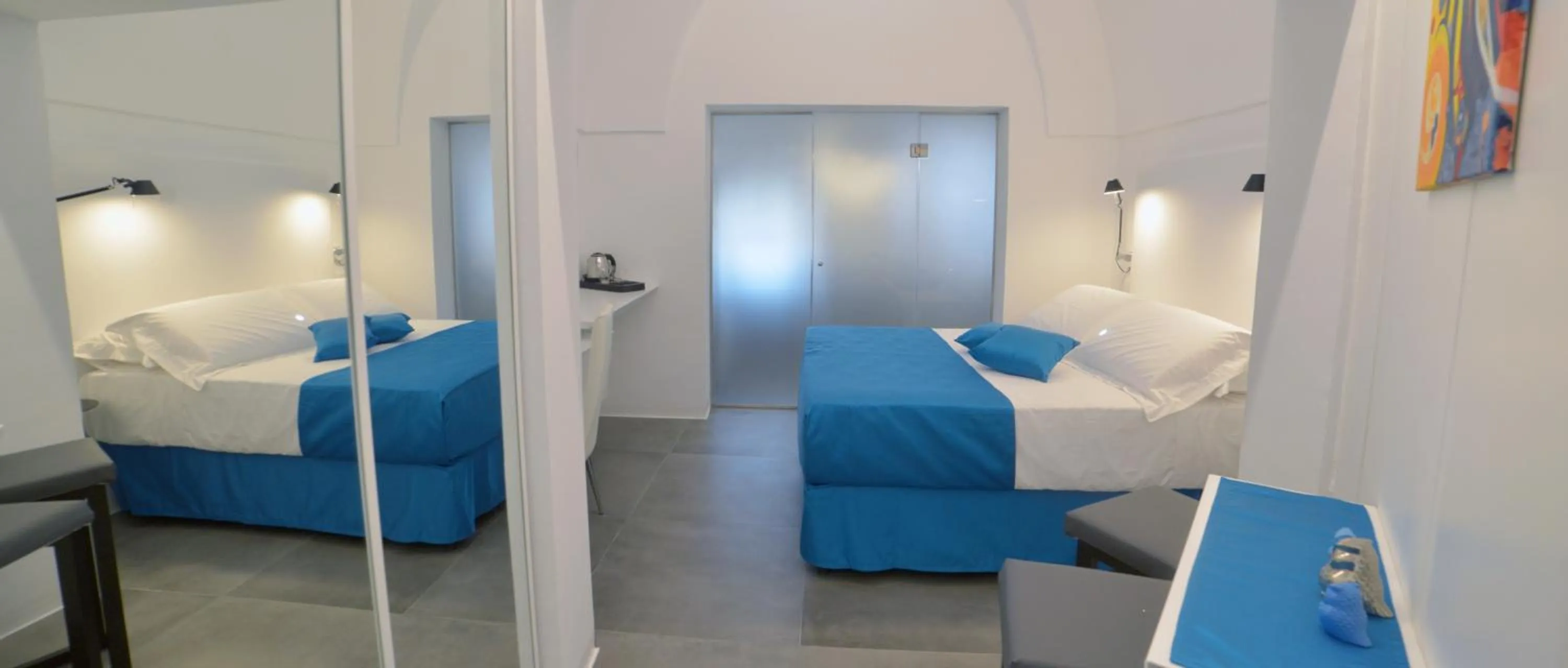 Photo of the whole room in Sunshine Luxury Rooms