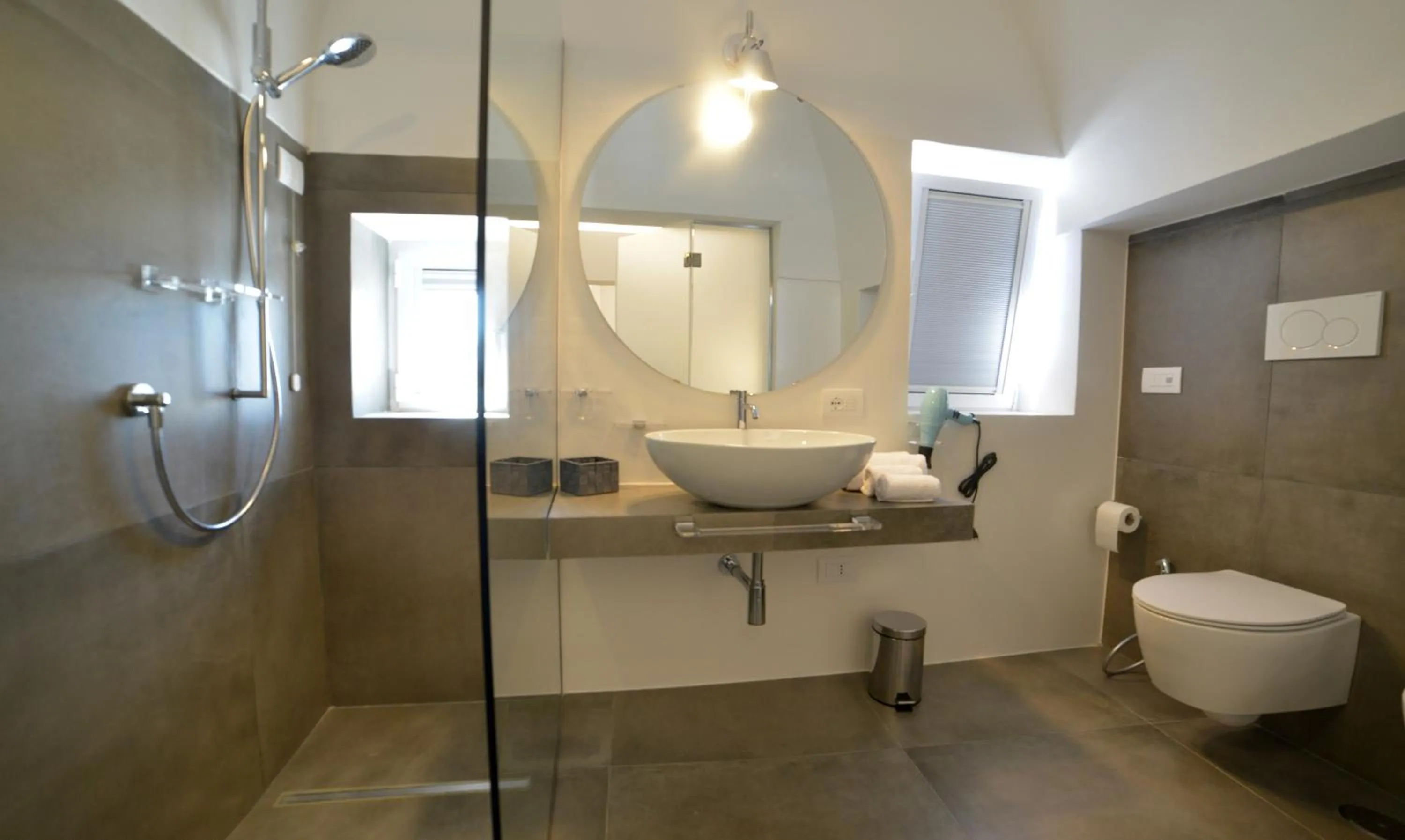 Bathroom in Sunshine Luxury Rooms