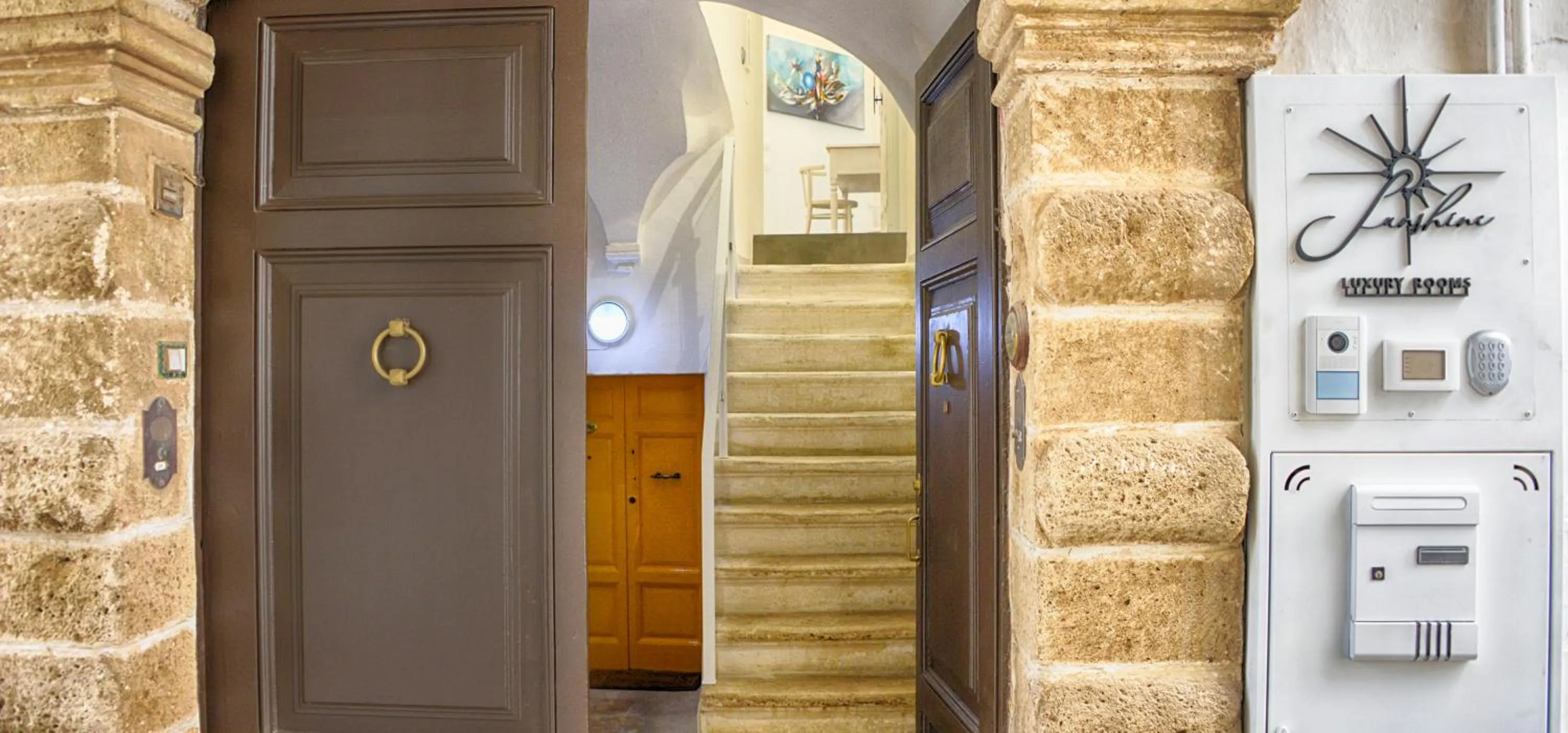 Property building in Sunshine Luxury Rooms