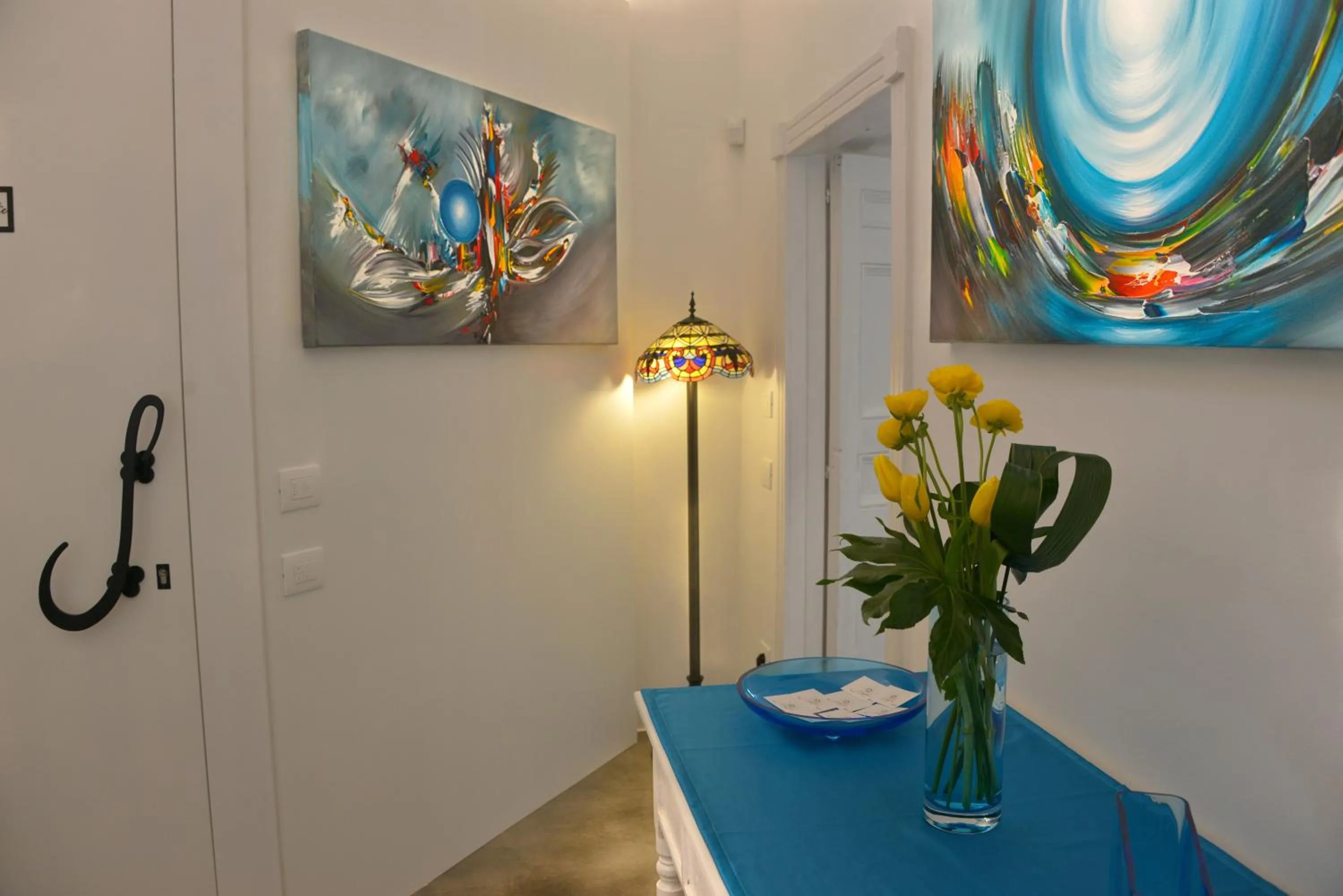 Decorative detail in Sunshine Luxury Rooms