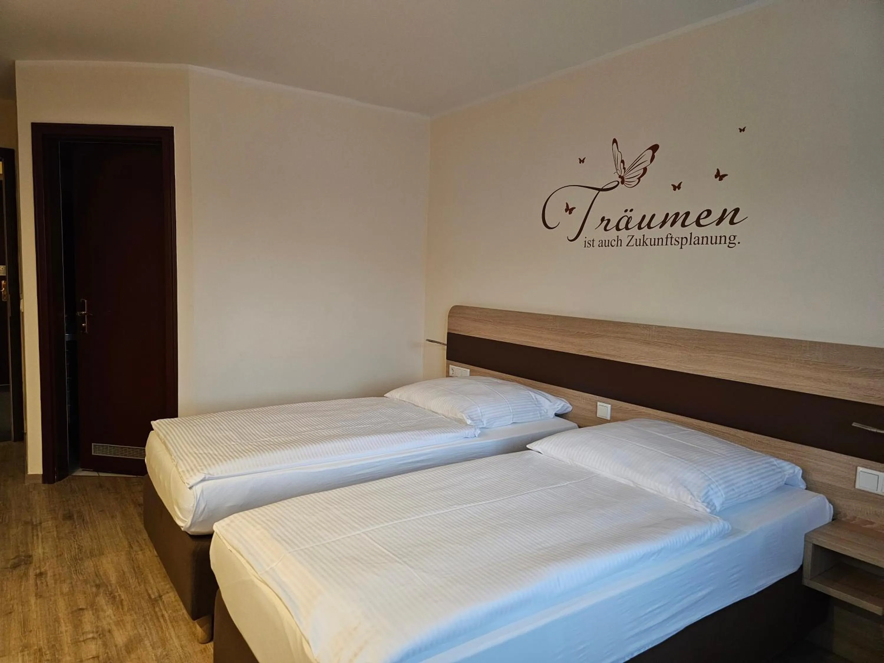 Photo of the whole room, Bed in KomfortHotel Grossbeeren - Stadt-Gut-Hotel