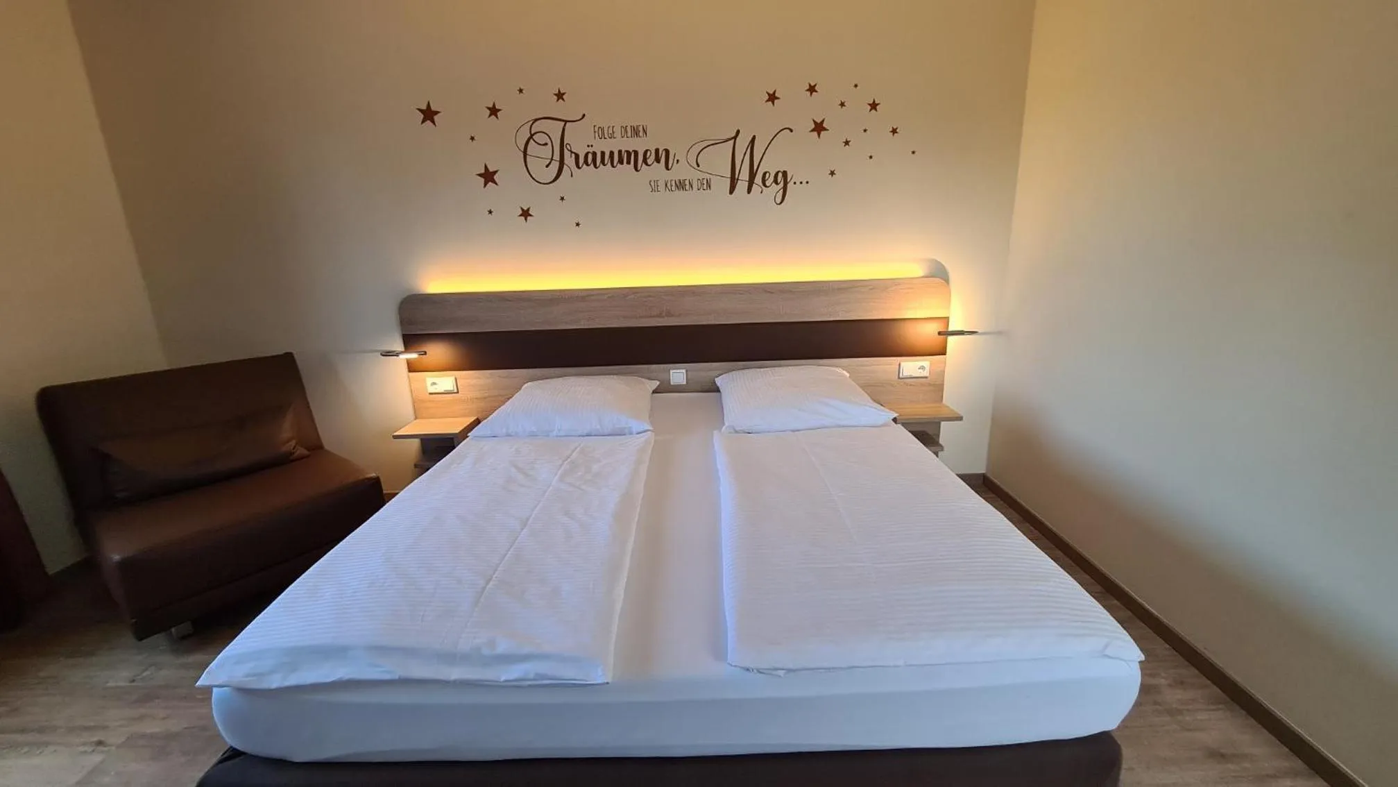 Photo of the whole room, Bed in KomfortHotel Grossbeeren - Stadt-Gut-Hotel