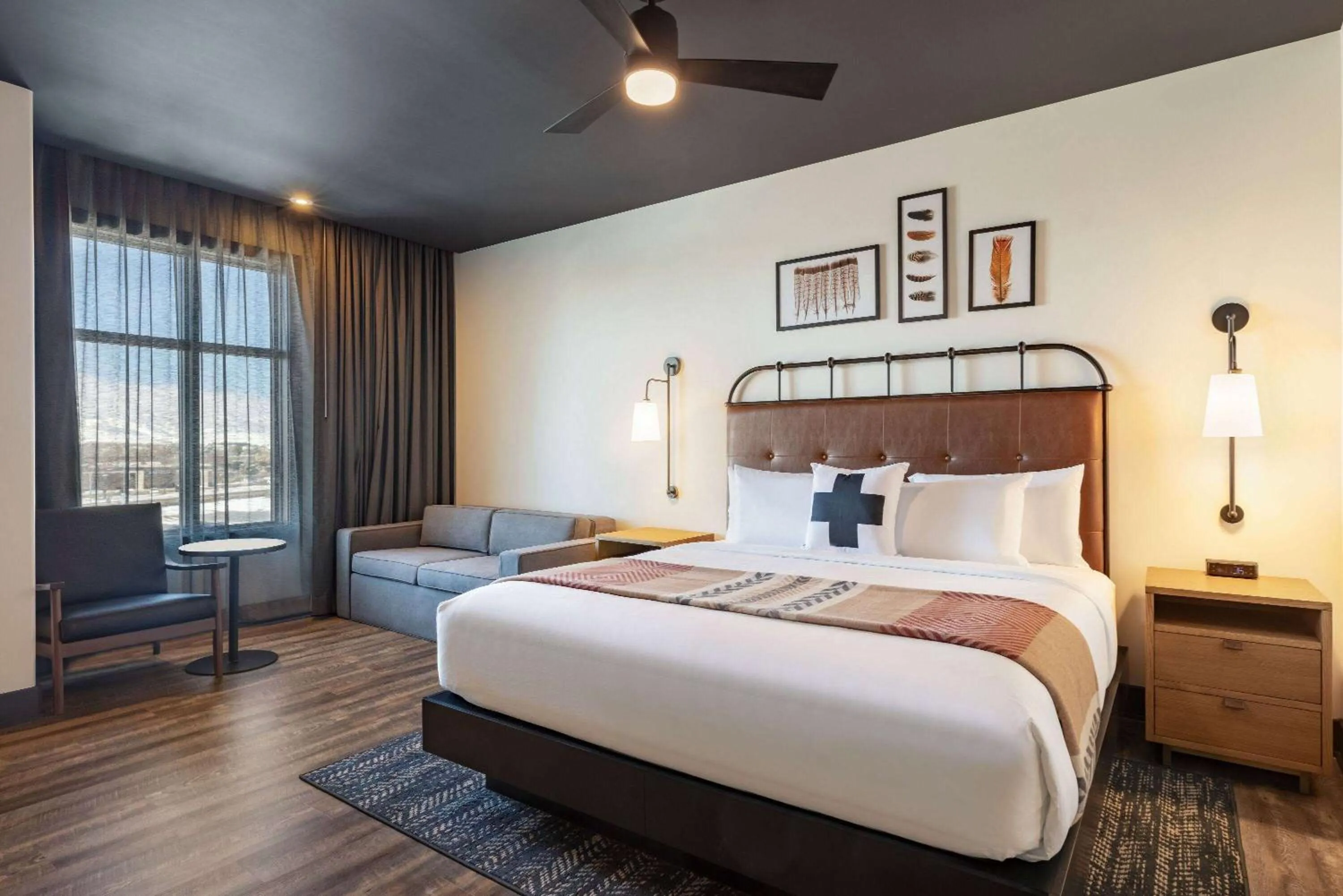 Photo of the whole room, Bed in Origin Westminster a Wyndham Hotel