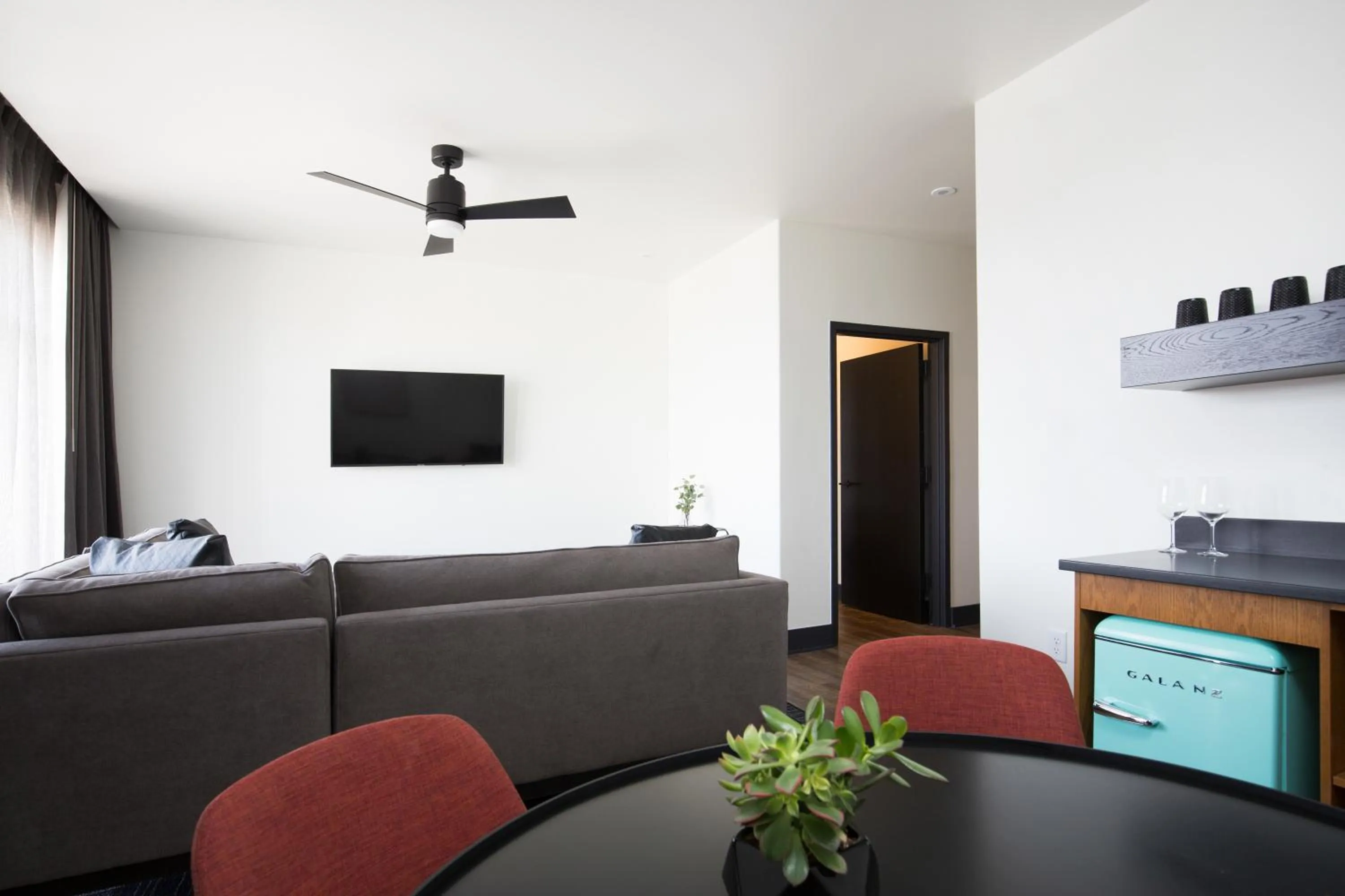 Living room in Origin Westminster a Wyndham Hotel