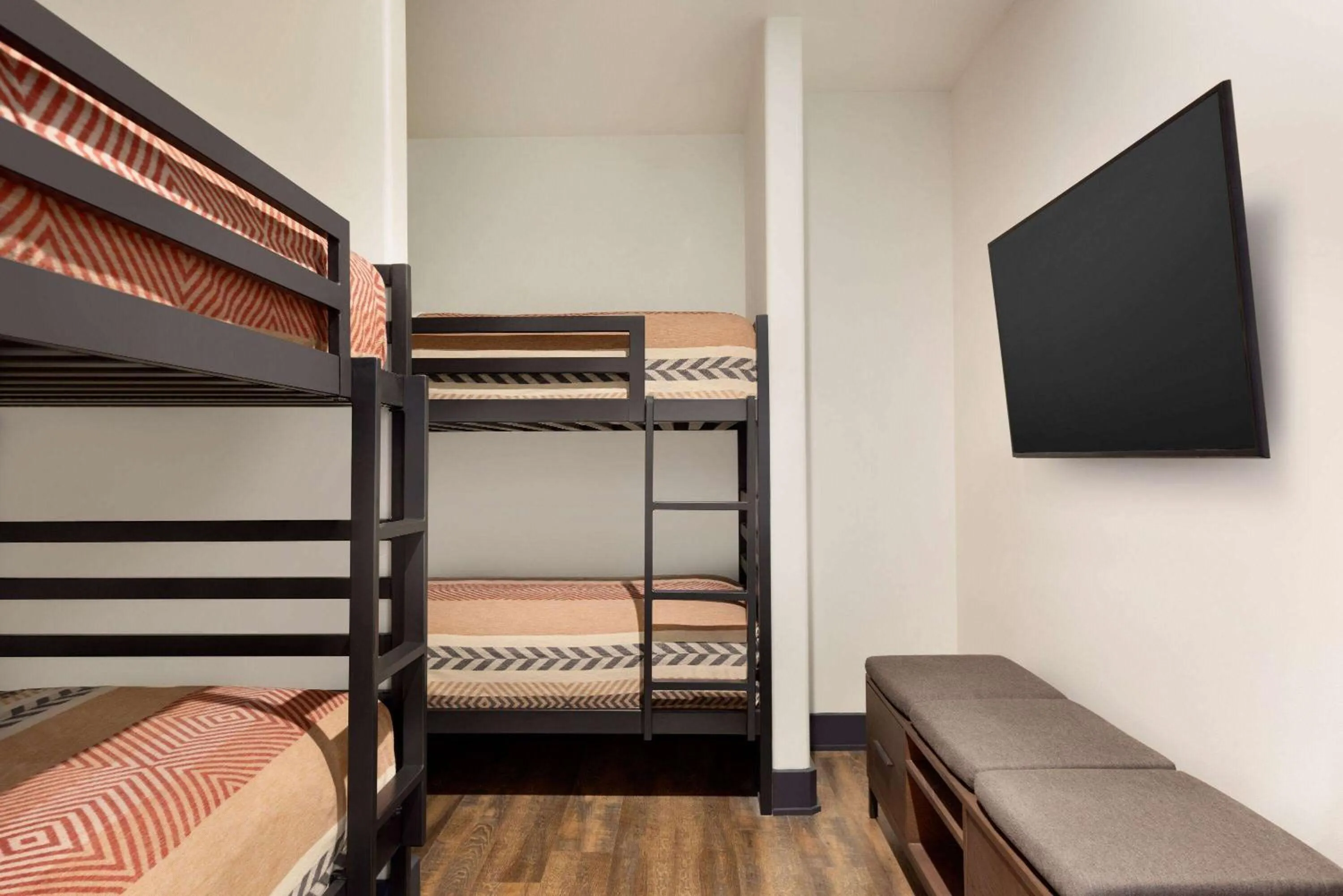 Photo of the whole room, Bed in Origin Westminster a Wyndham Hotel