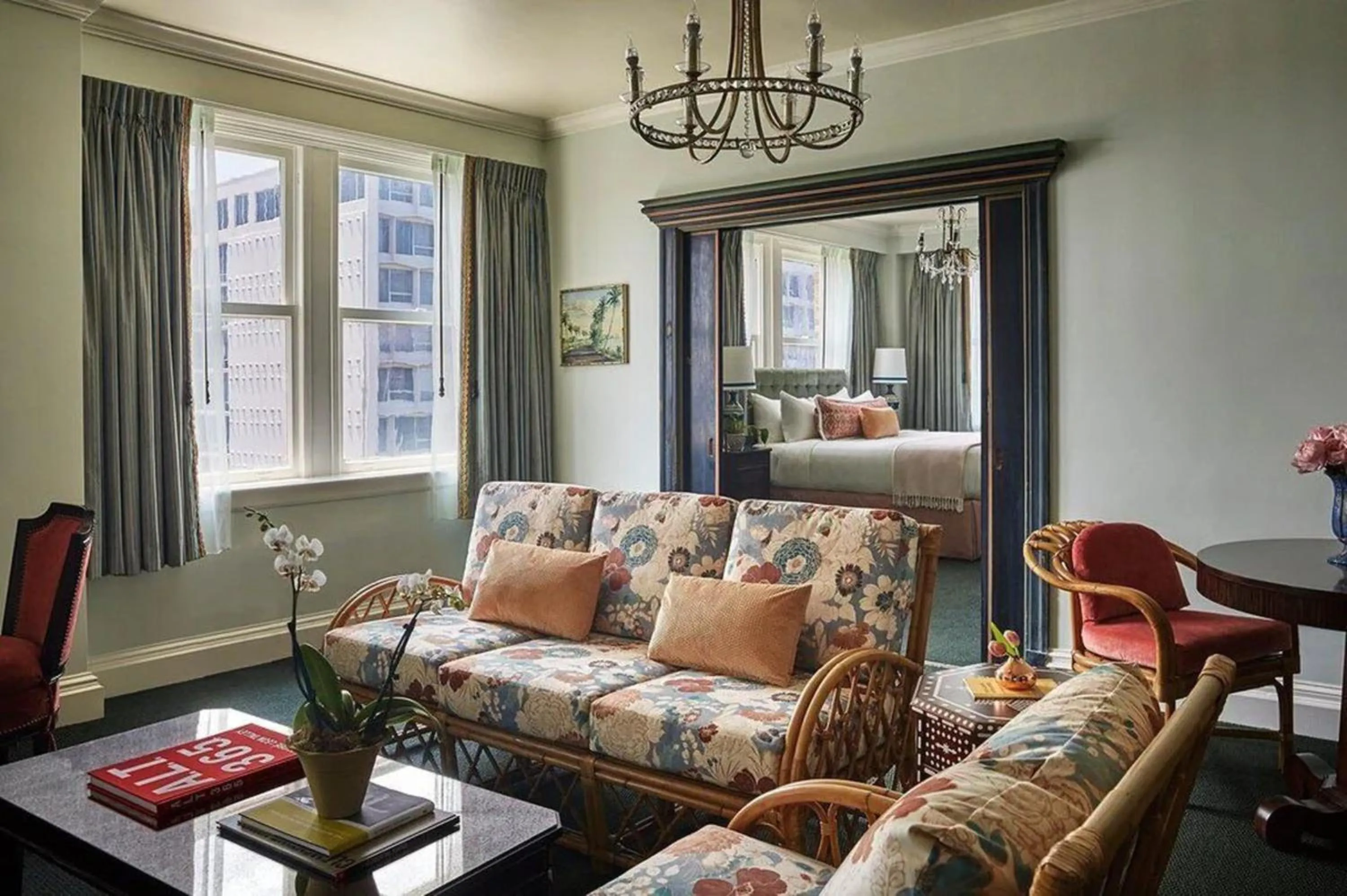 Living room in The Pontchartrain Hotel