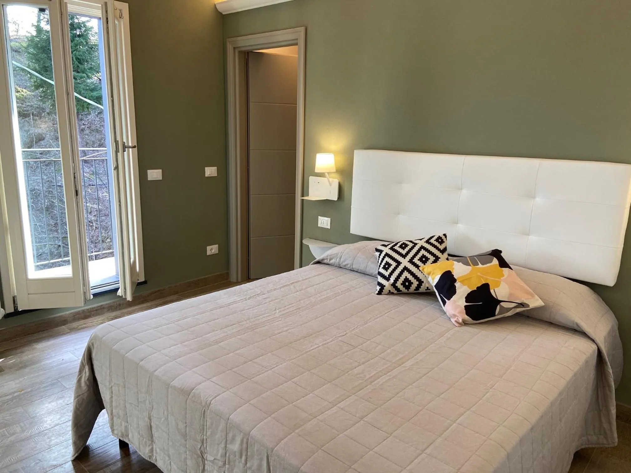 Bed in Hotel Il colle di Monterosso