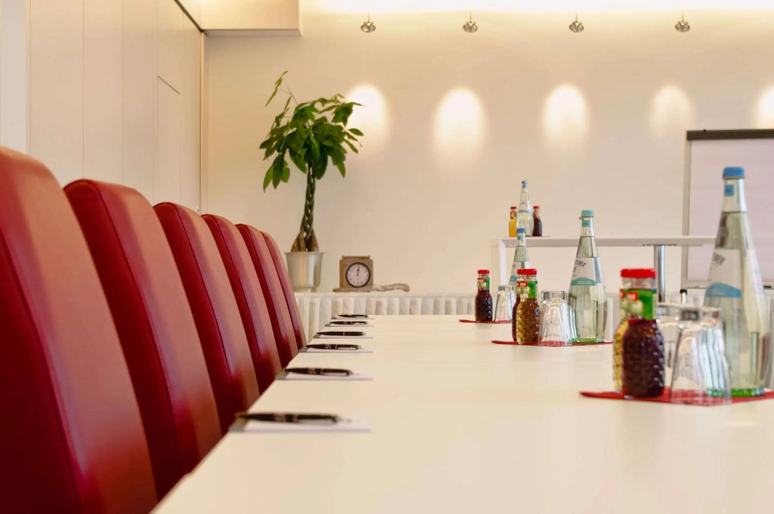 Meeting/conference room in Arthotel ANA Petite