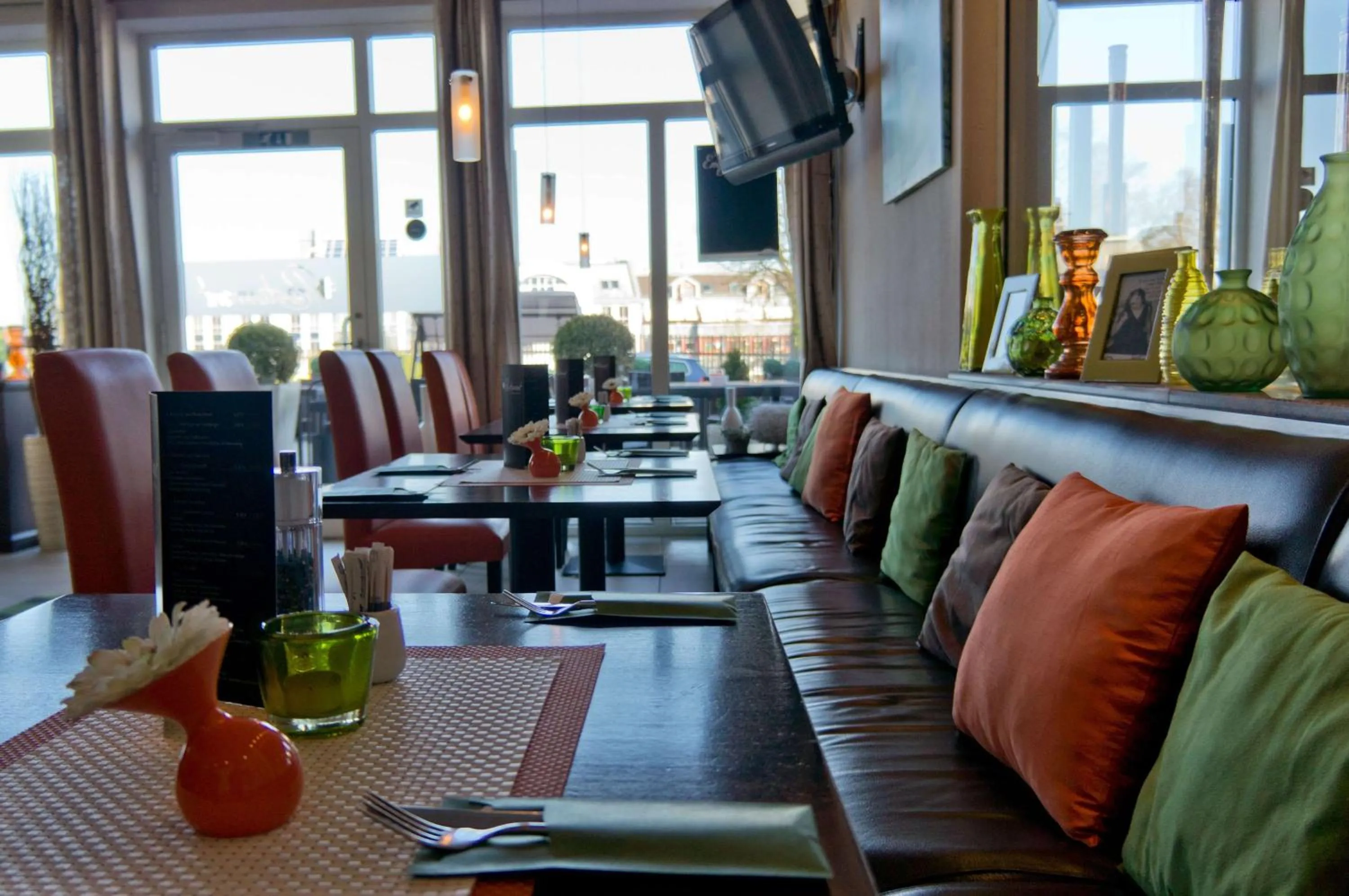 Restaurant/places to eat in Arthotel ANA Petite