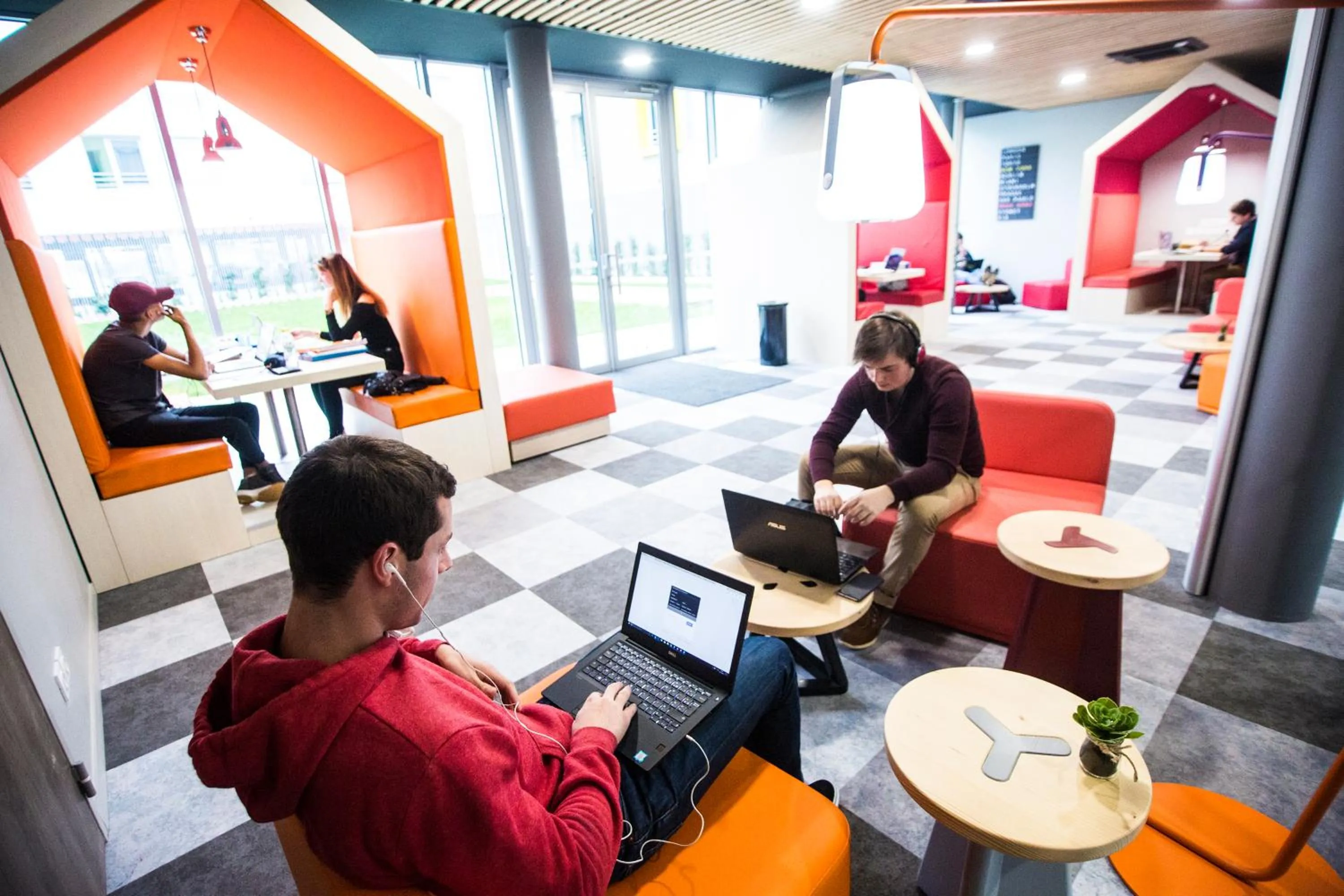 Communal lounge/ TV room in Résidence Kley Angers